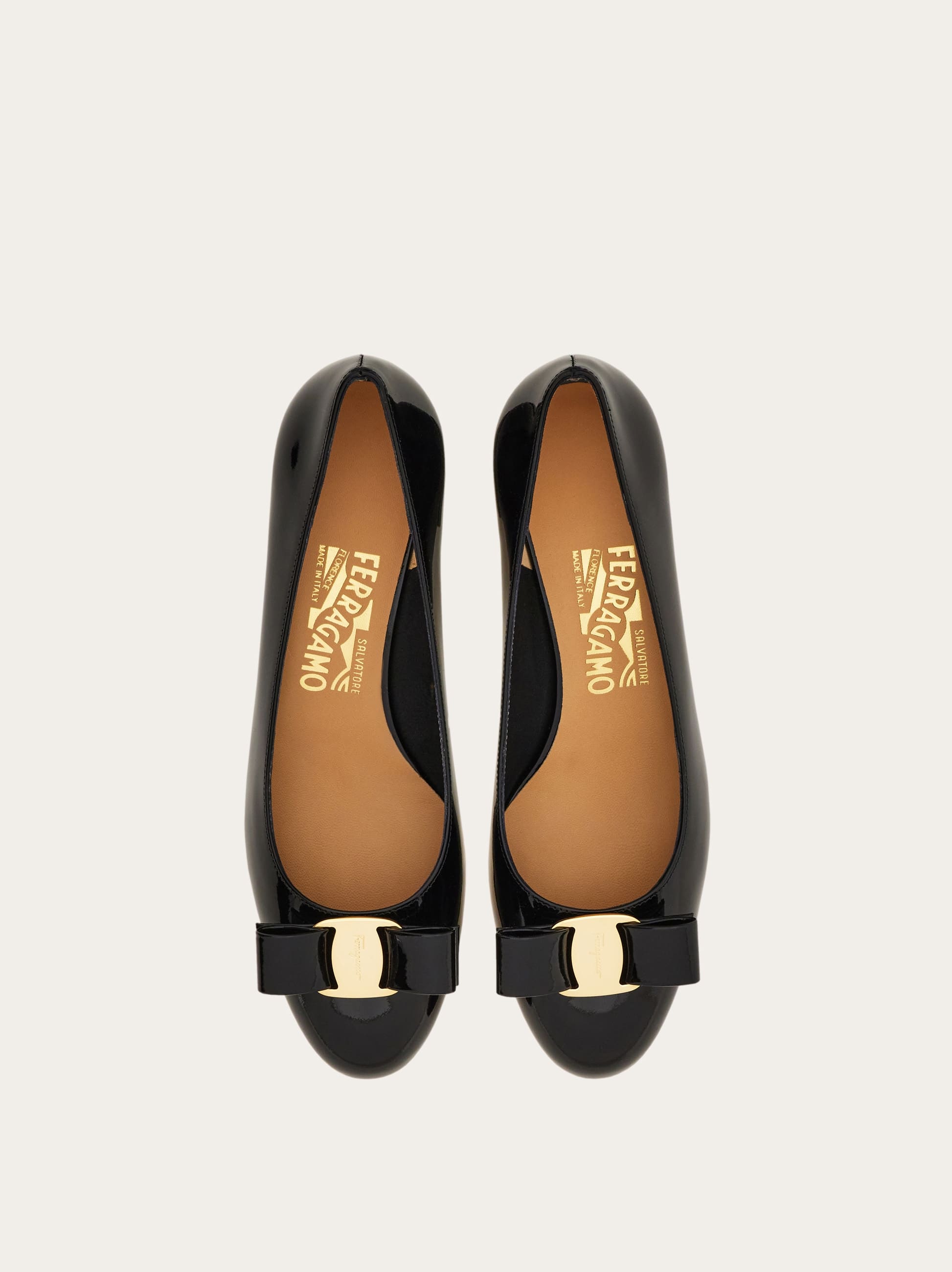  Ferragamo Damen Vara Pumps Schwarz Größe 35 