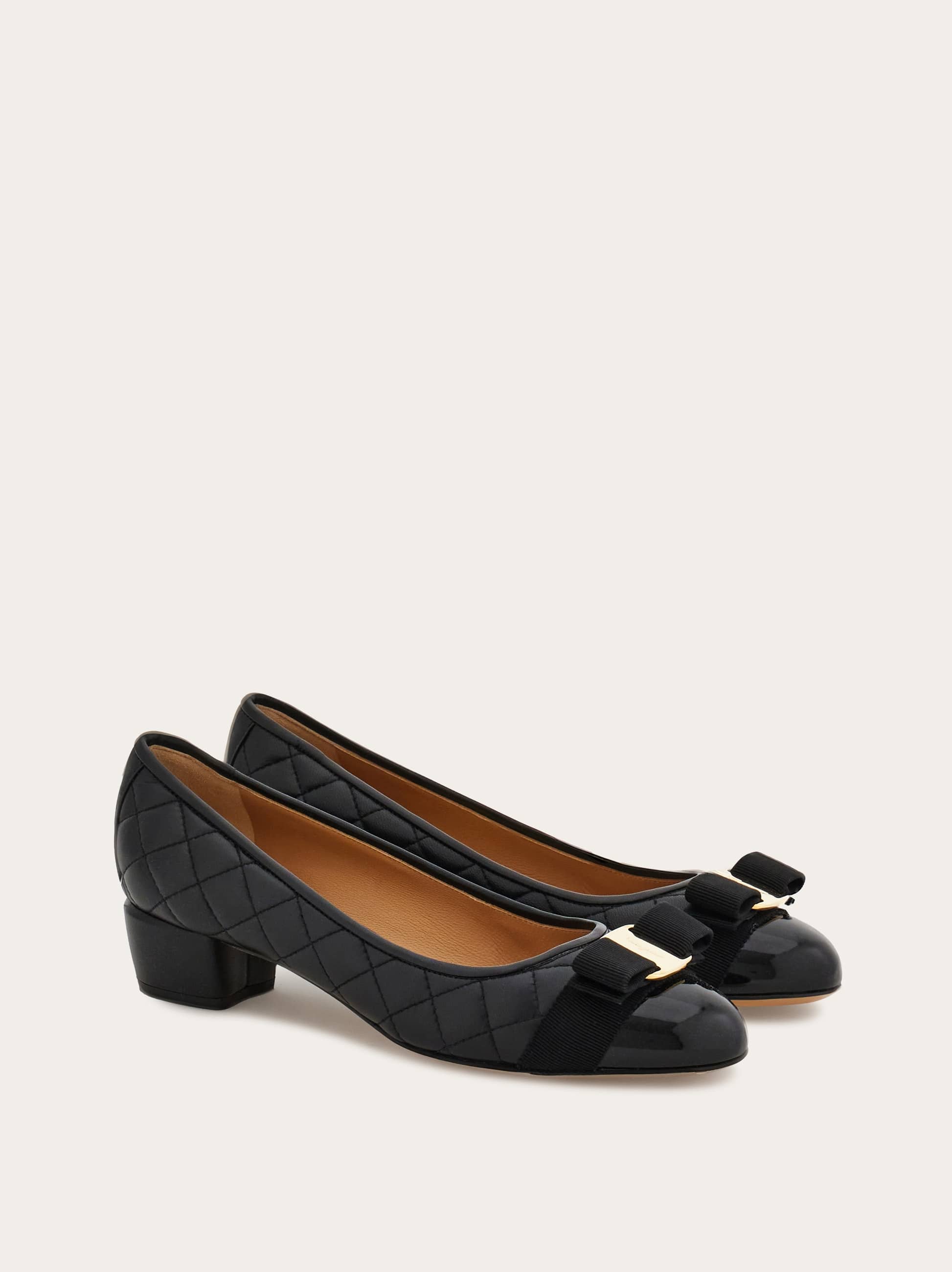  Ferragamo Damen Vara Pumps Schwarz Größe 36 