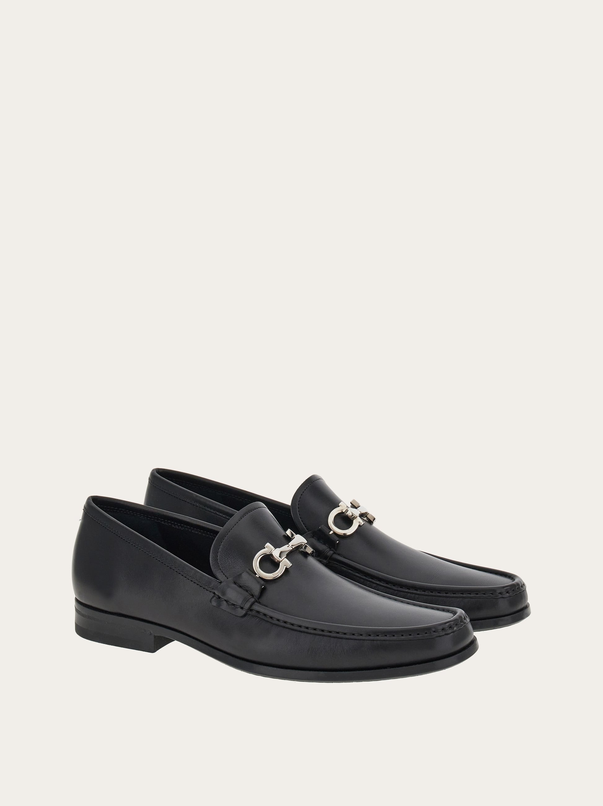  Ferragamo Herren Mokassin Mit Doppelseitigem Gancini-element Schwarz Größe 44 