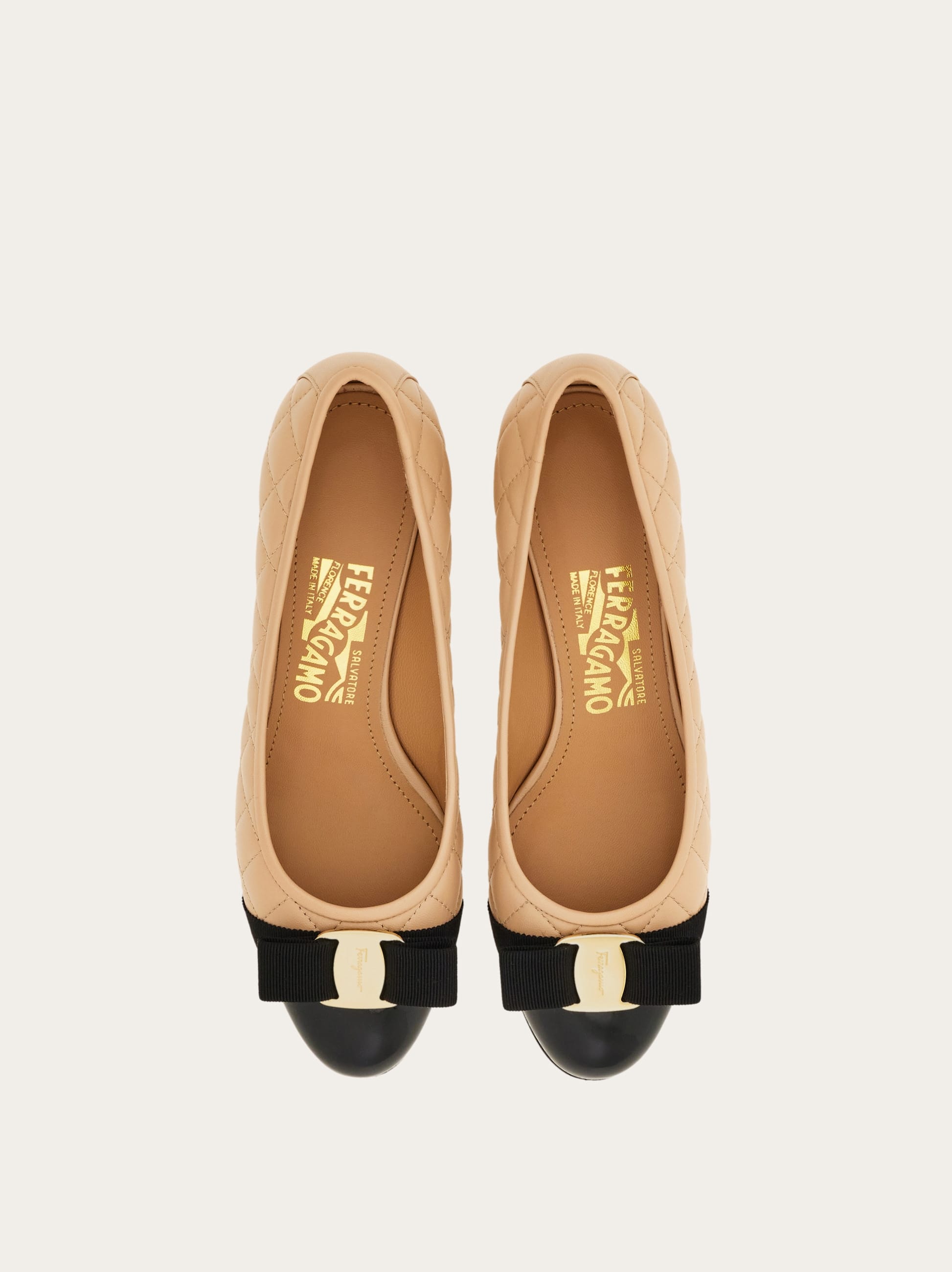  Ferragamo Damen Vara Pumps Beige Größe 36 