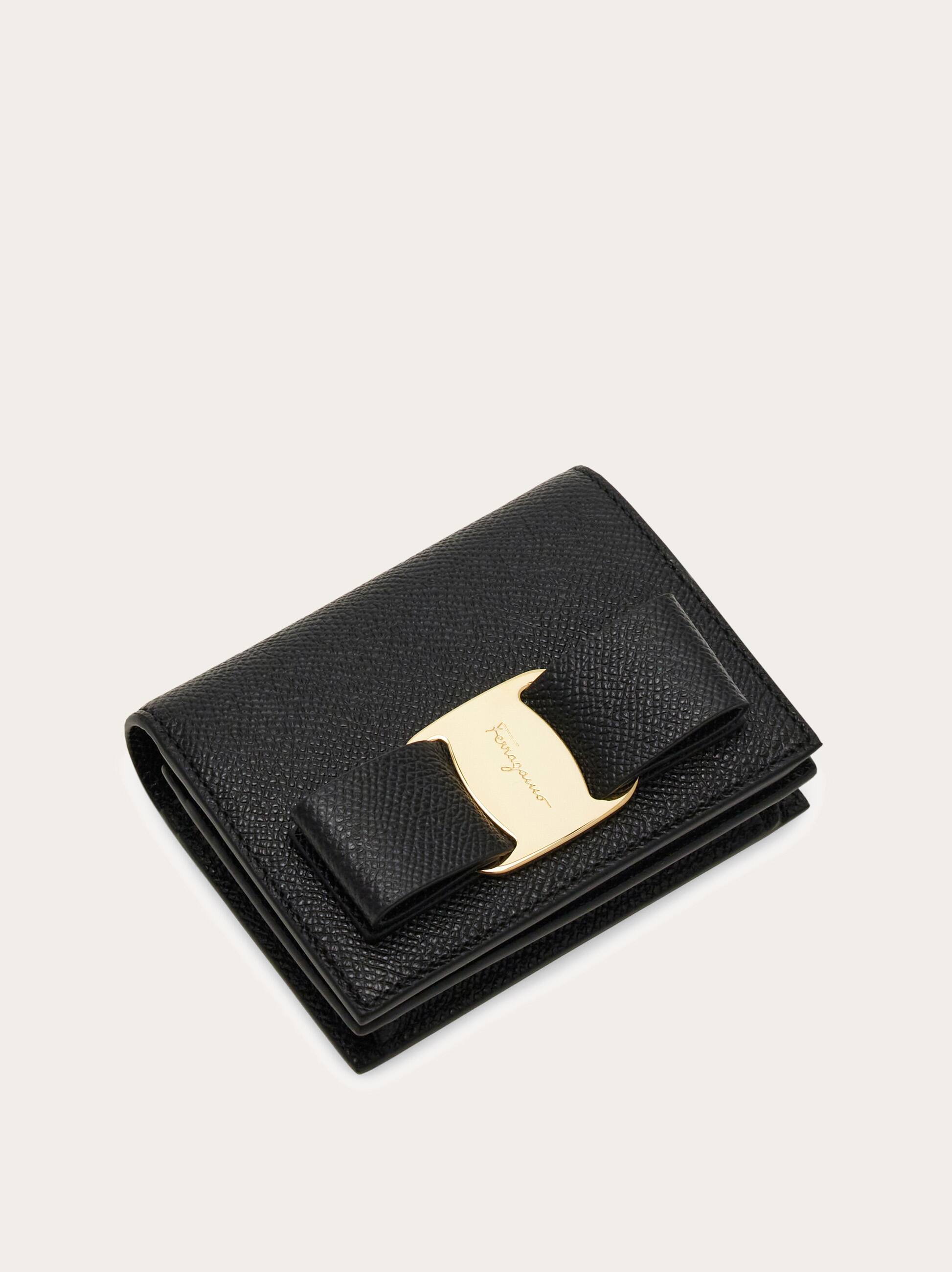  Ferragamo Women Vara Bow Wallet Black 