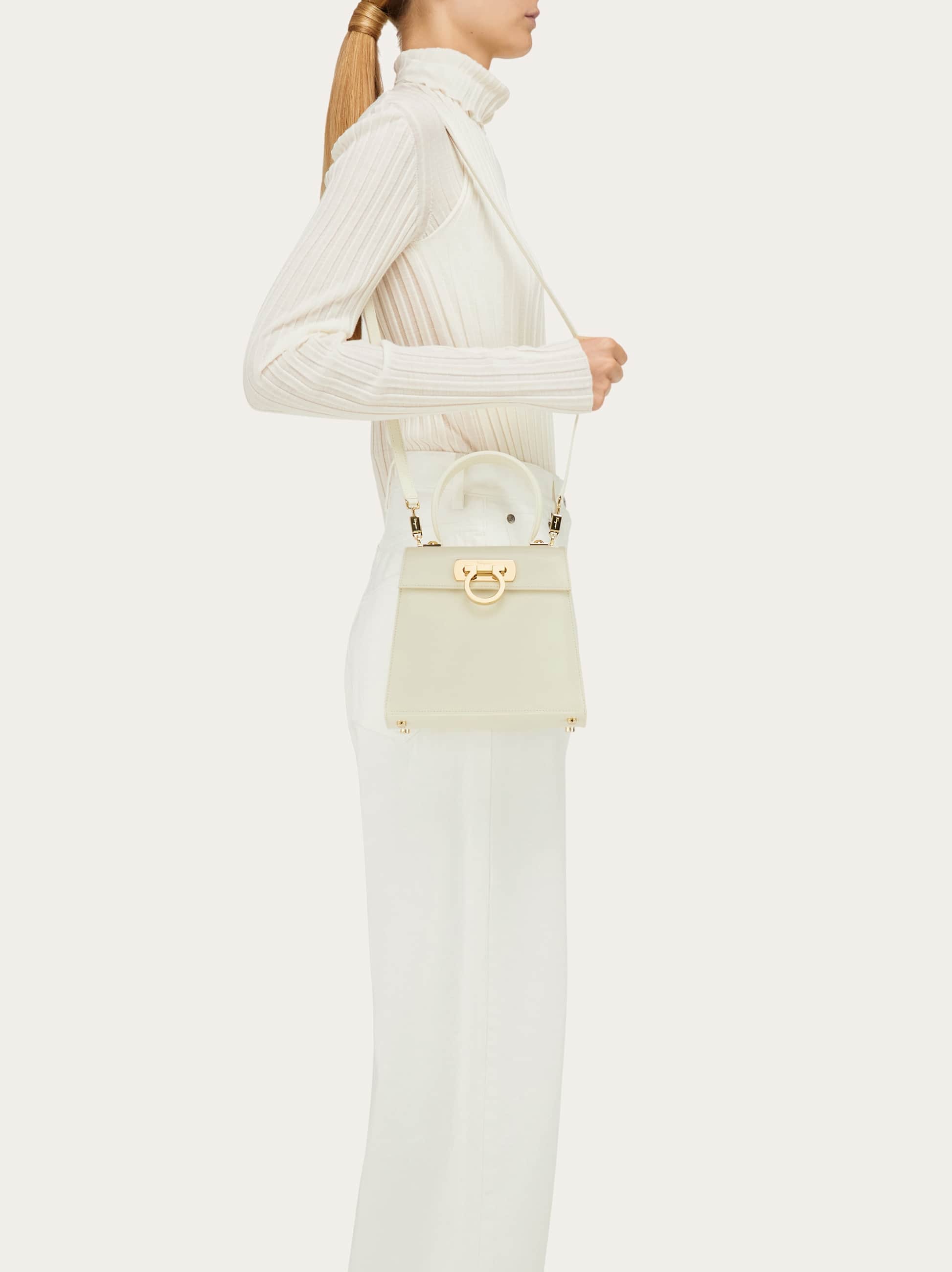  Ferragamo Damen Iconic Top Handle (s) Weiß 