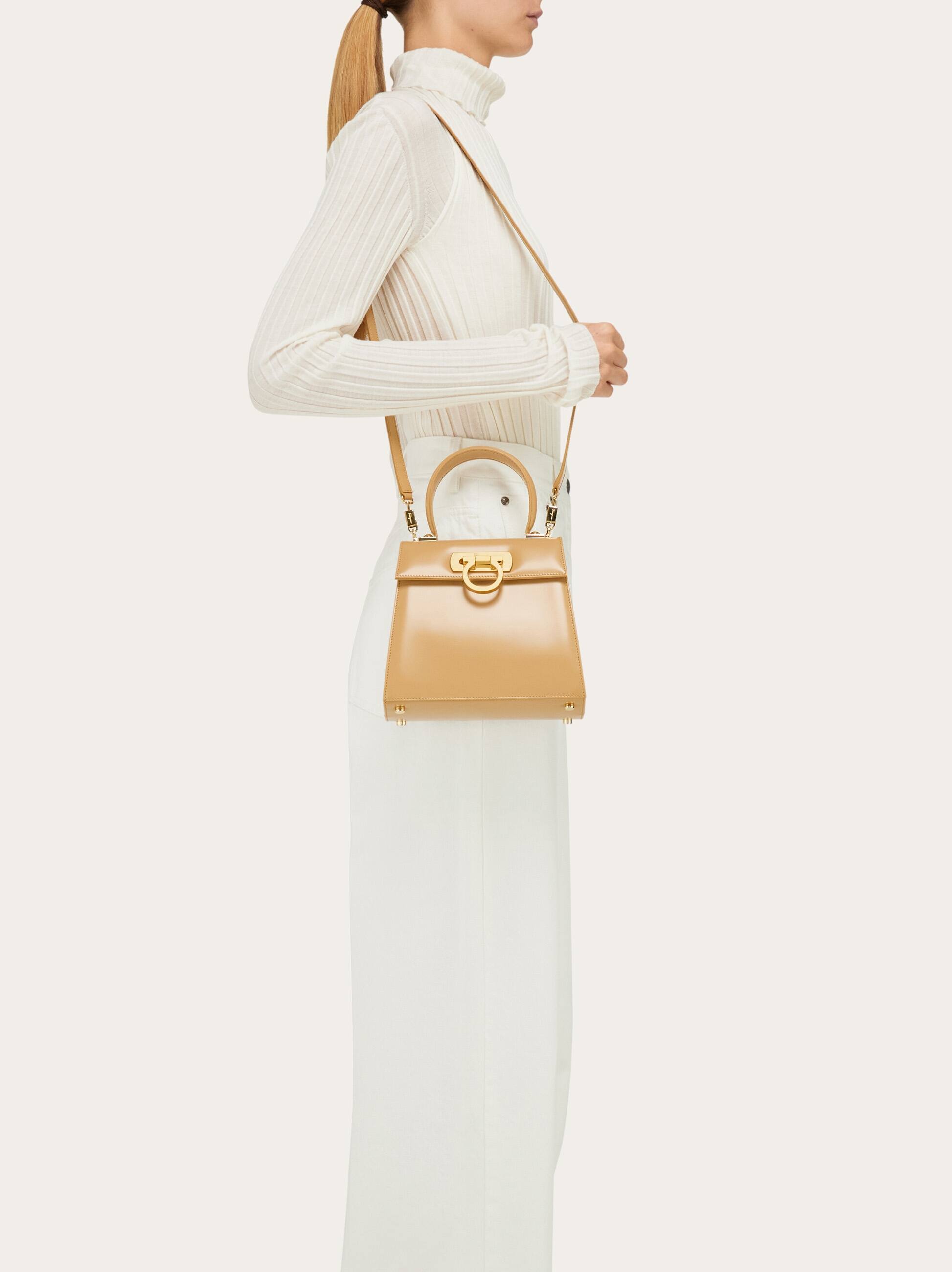  Ferragamo Damen Iconic Top Handle (s) Beige 