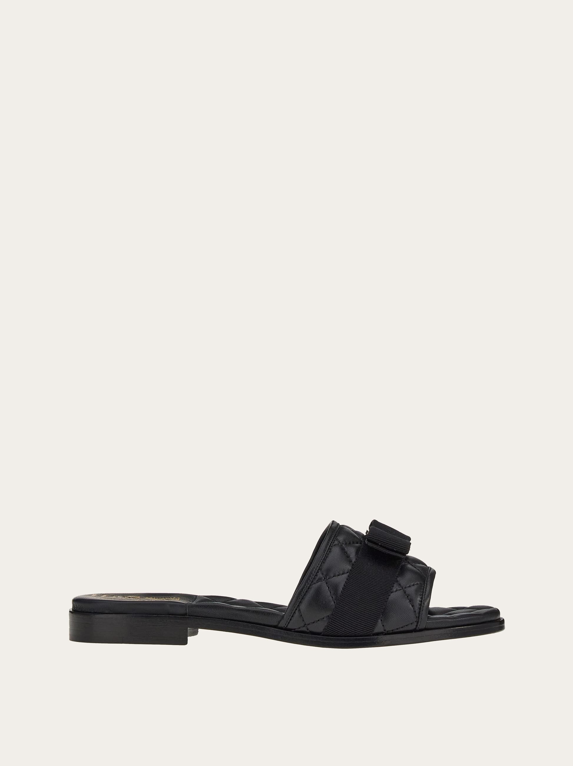 Ferragamo Love Cq Quilted Leather Flat Sandals In Black