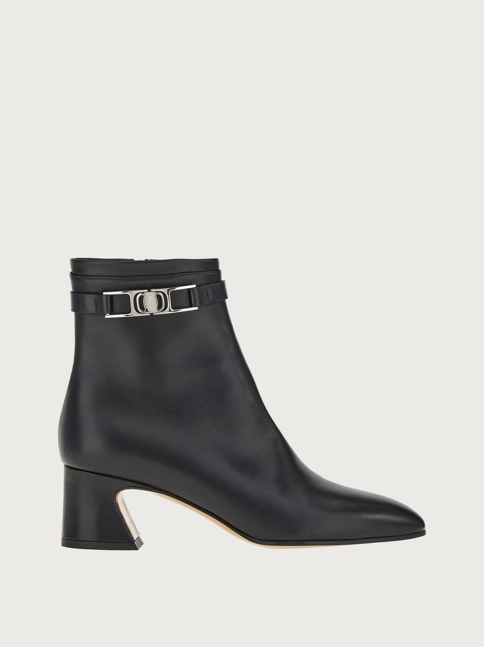 Ferragamo Vara Chain Leather Ankle Boots In Black