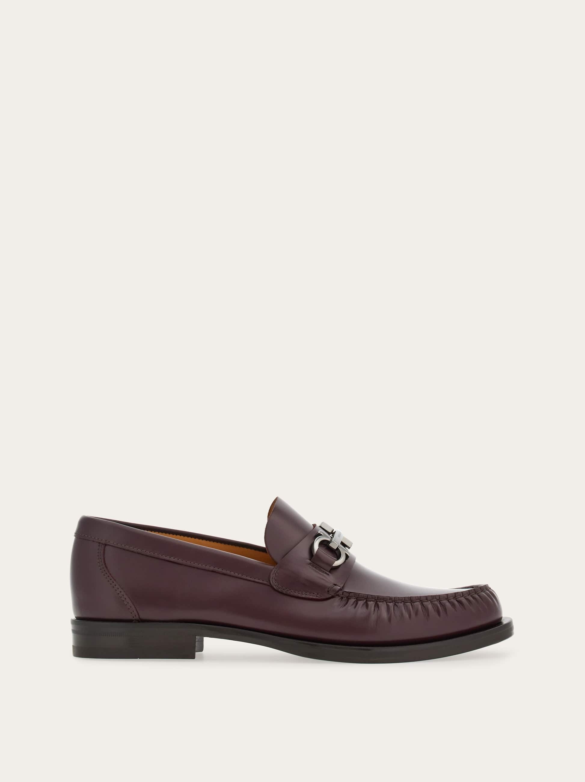 Ferragamo Gancini Horsebit-plaque Loafers In Leather In Red