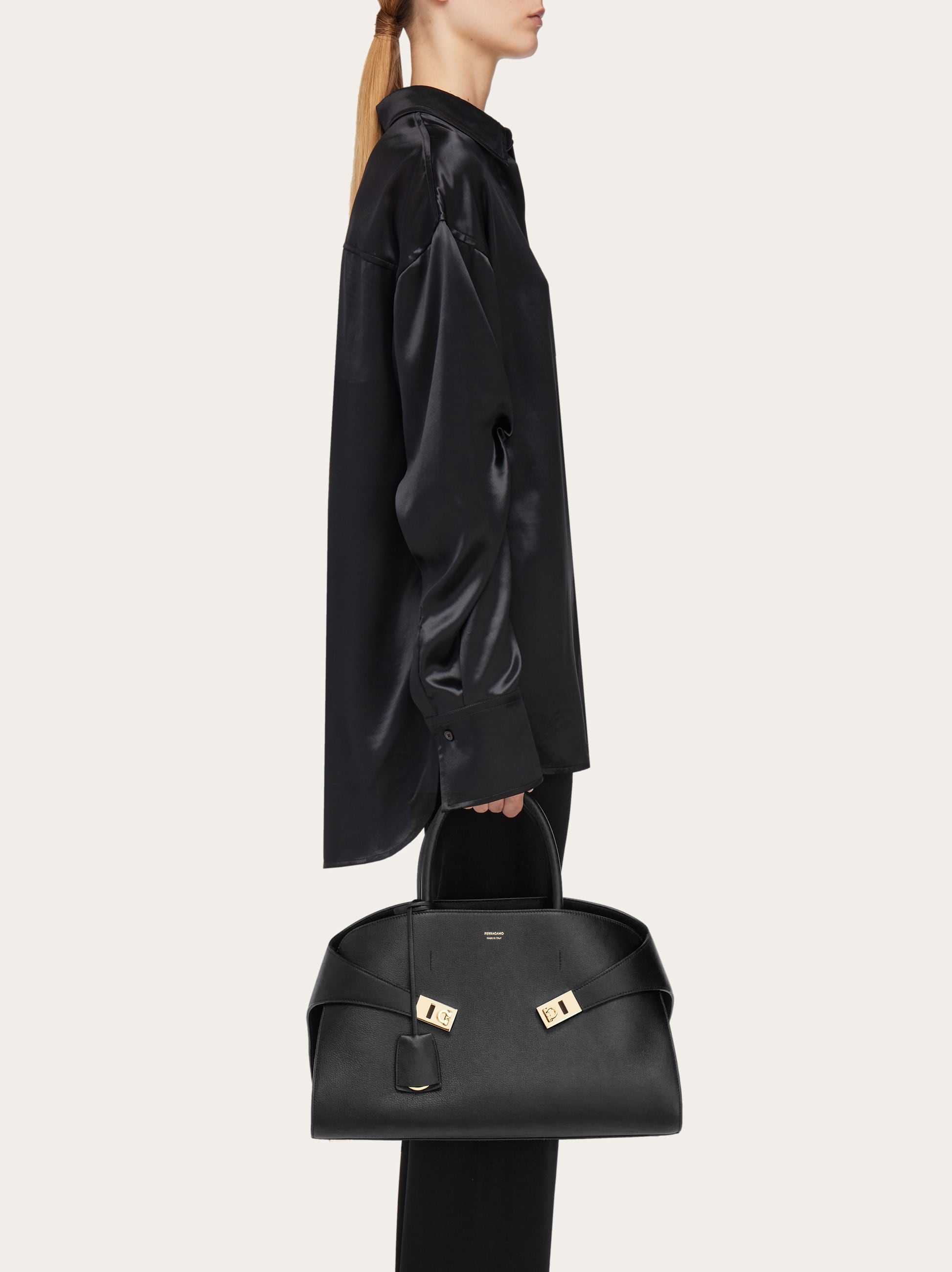  Ferragamo Damen Hug Handtasche (l) Schwarz 