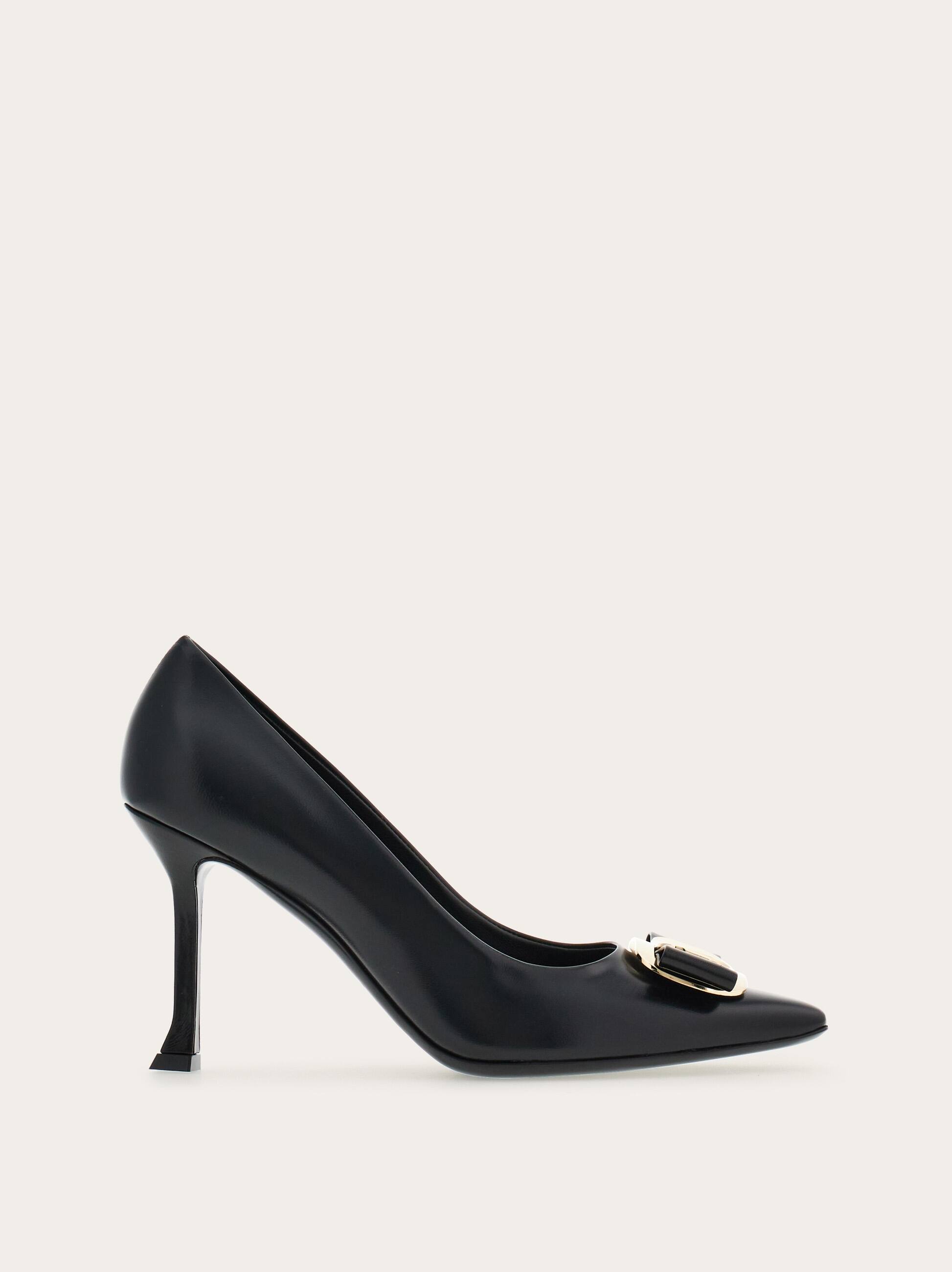 Ferragamo Zelma 85 New Vara Plate Pumps In Black