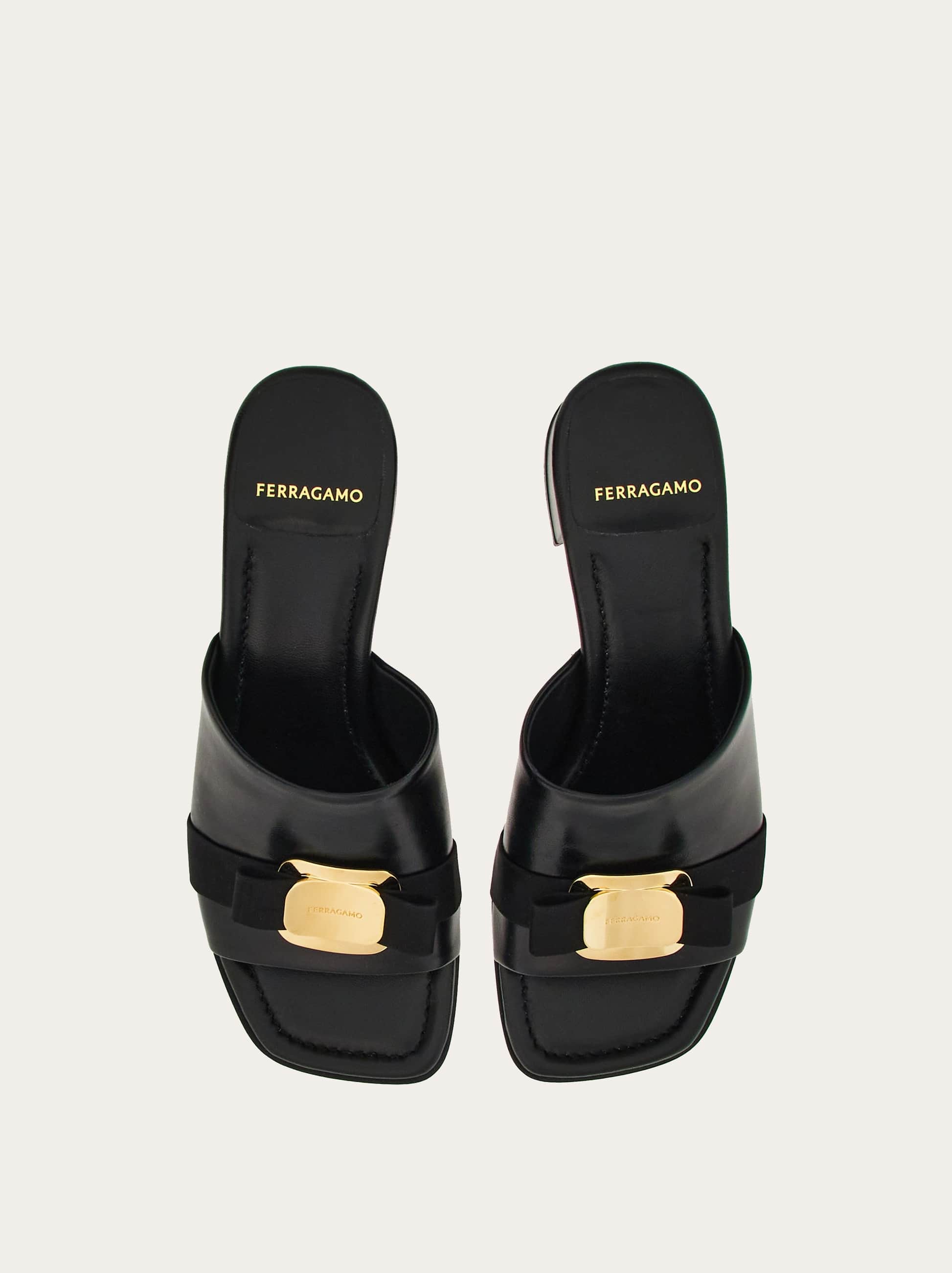 Ferragamo Vilna Leather Bow Mule Sandals In Black