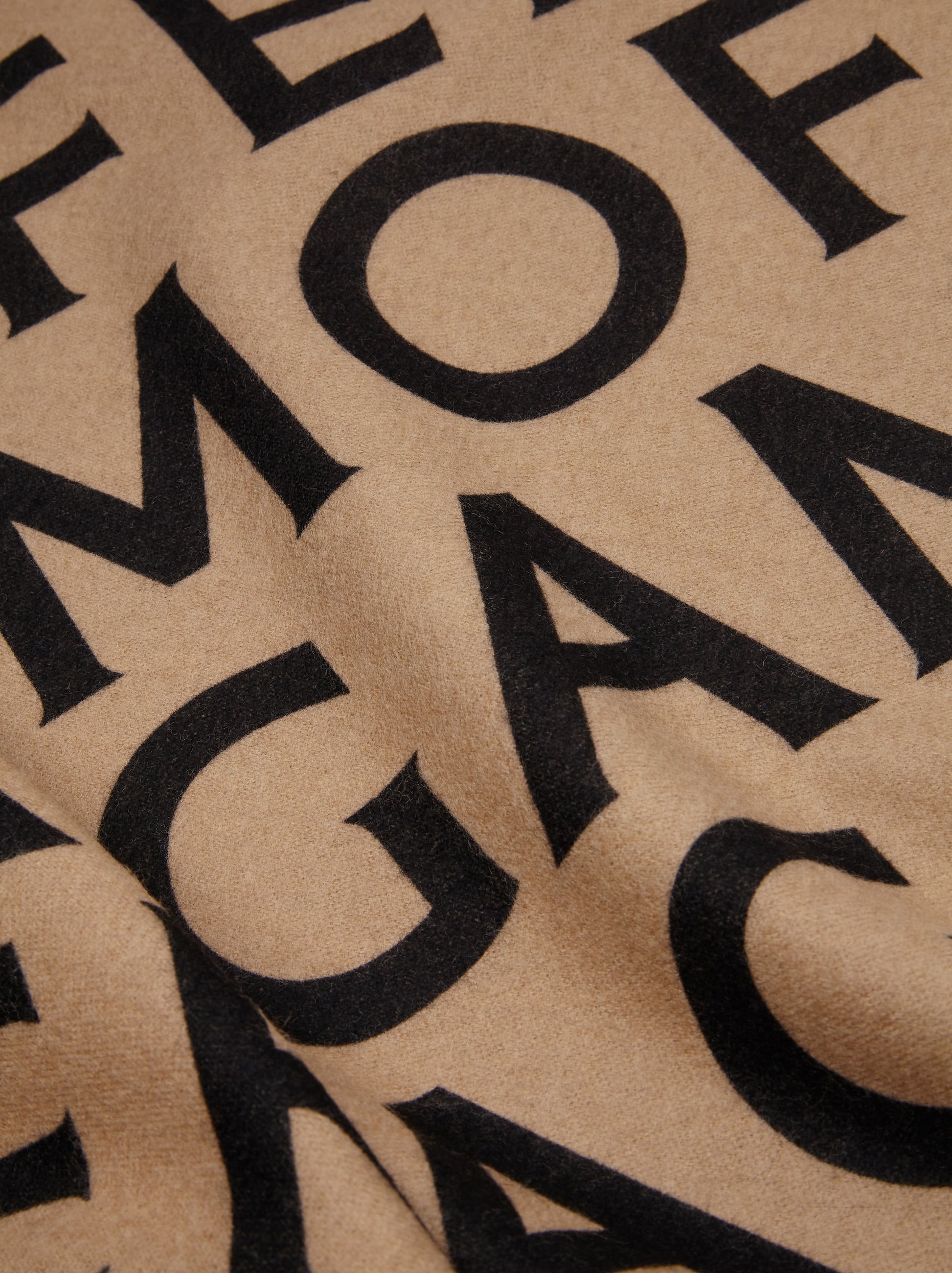  Ferragamo Damen Schal Aus Doppelgewebe Mit Lettering Beige 