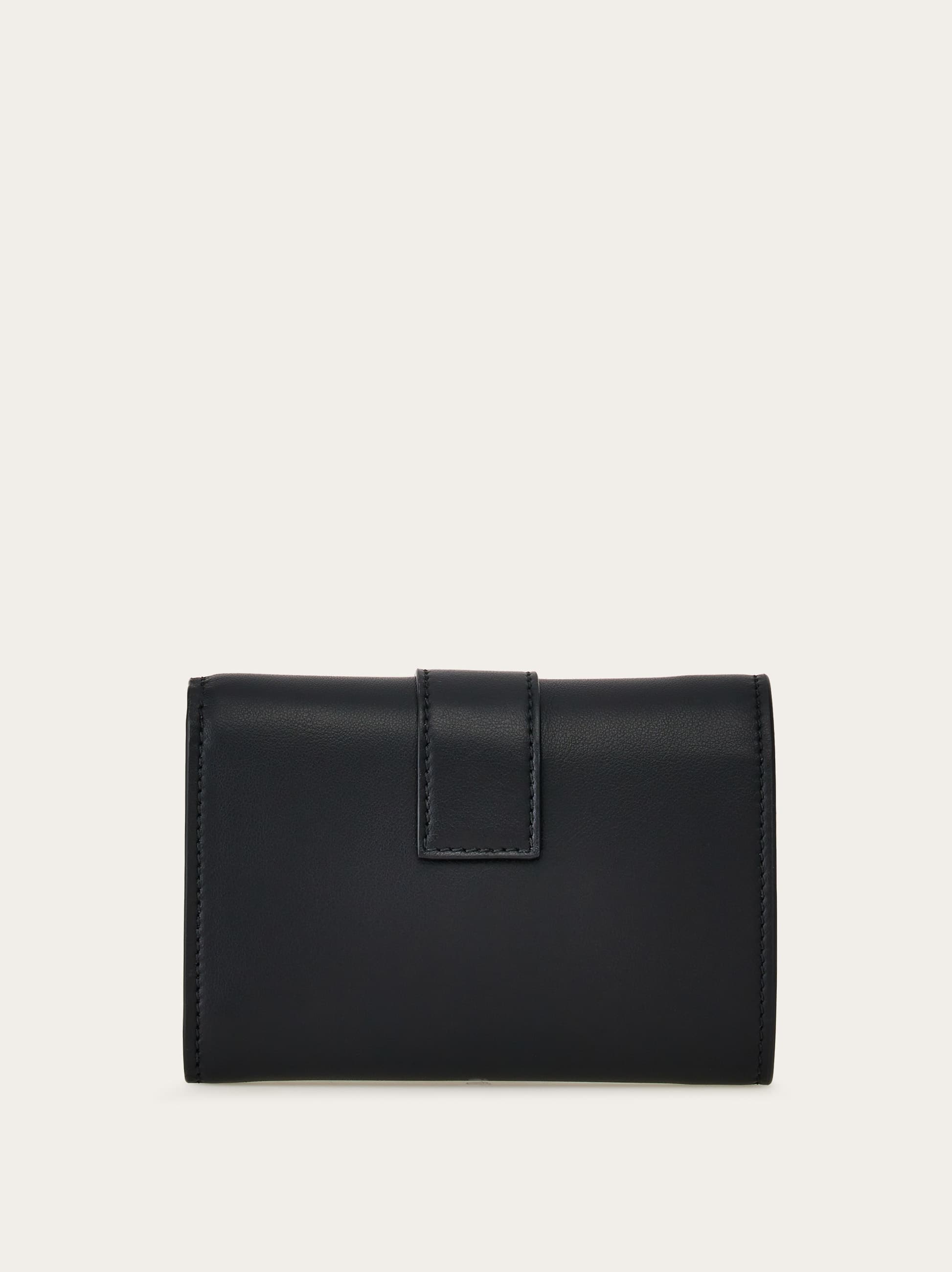  Ferragamo Women Hug Compact Wallet Black 