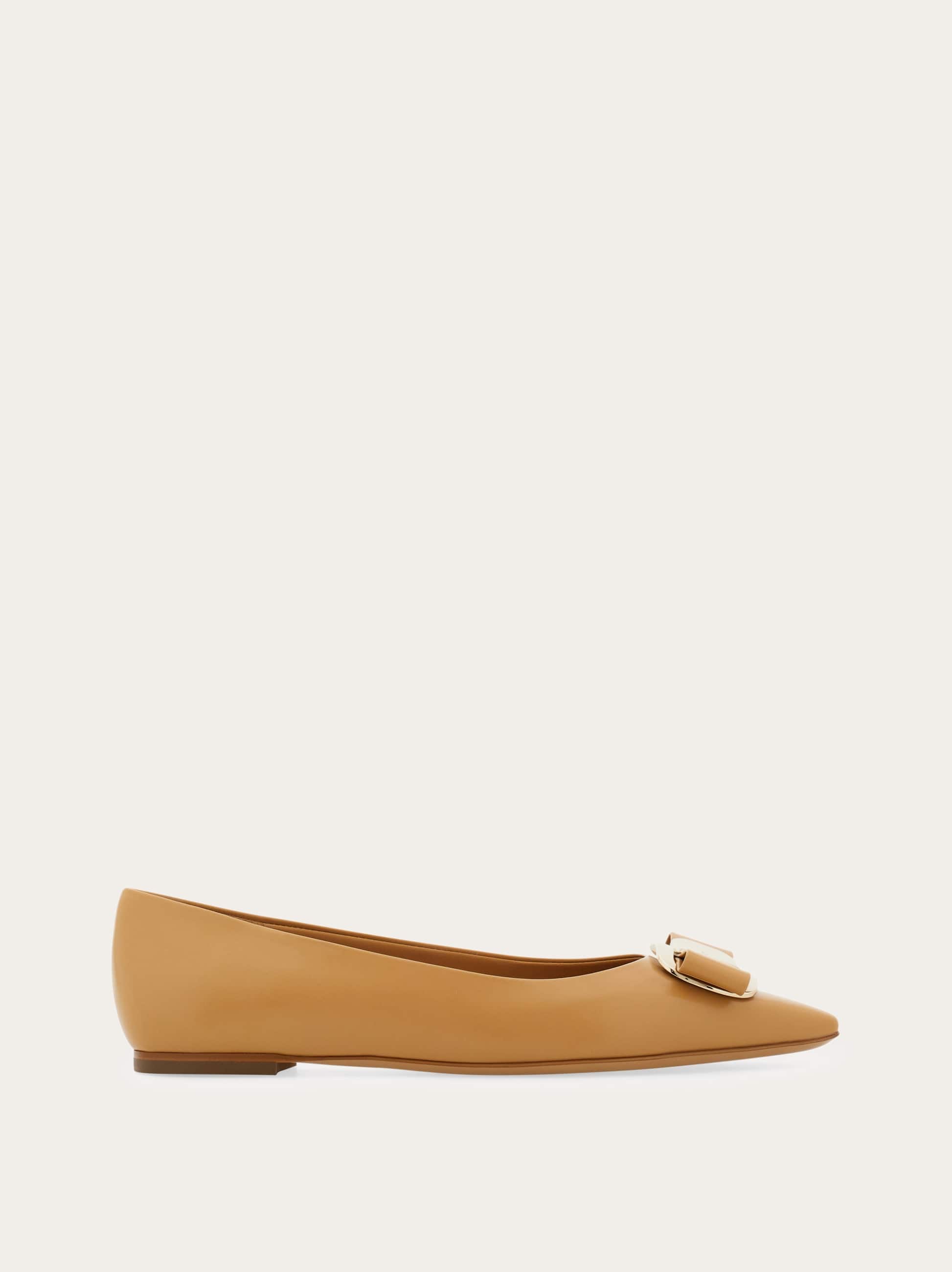 Ferragamo Vara Leather Ballet Flats In Brown