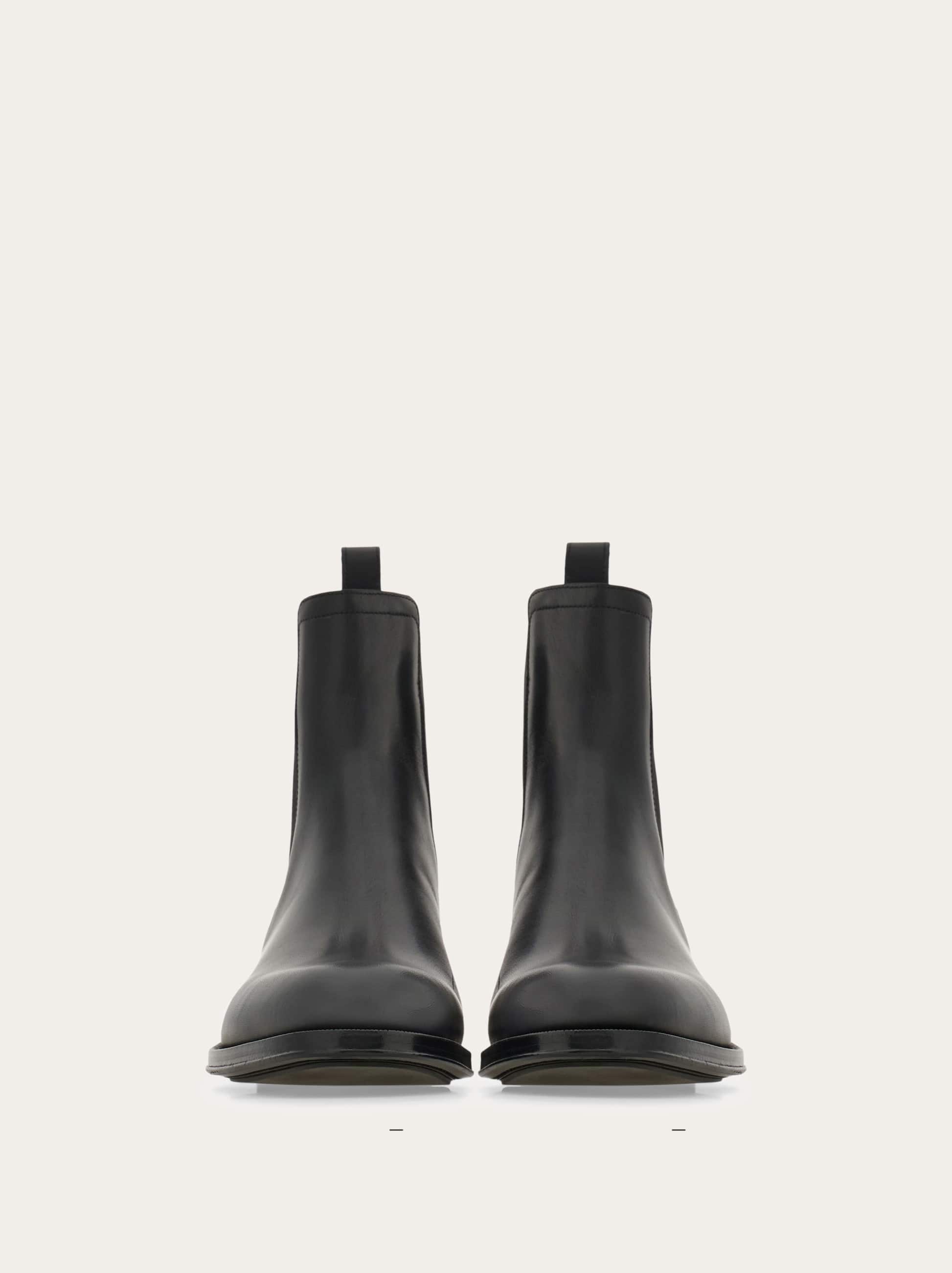  Ferragamo Men Chelsea Boot Black Size 6.5 