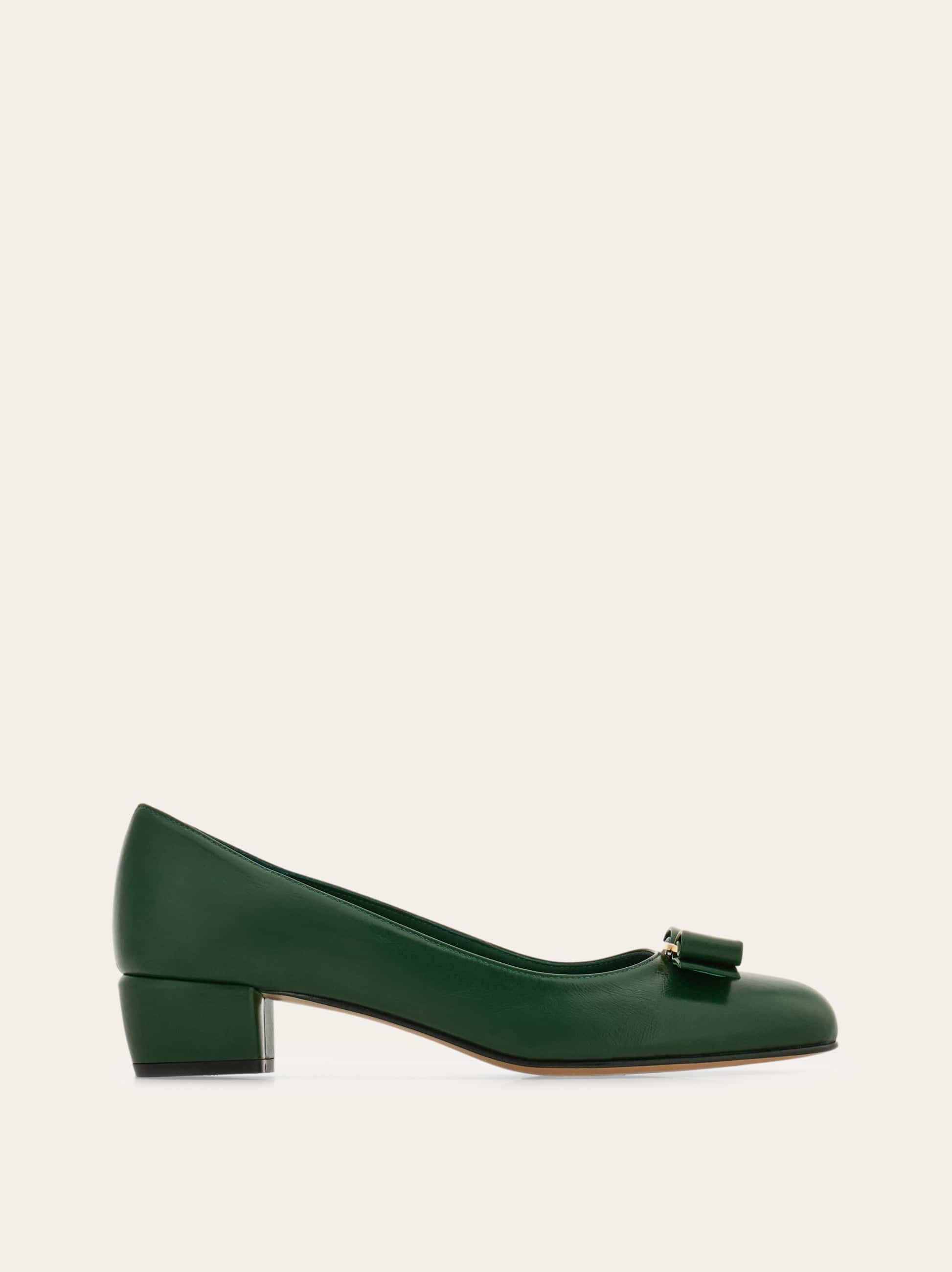 Ferragamo Vara Pump In Green
