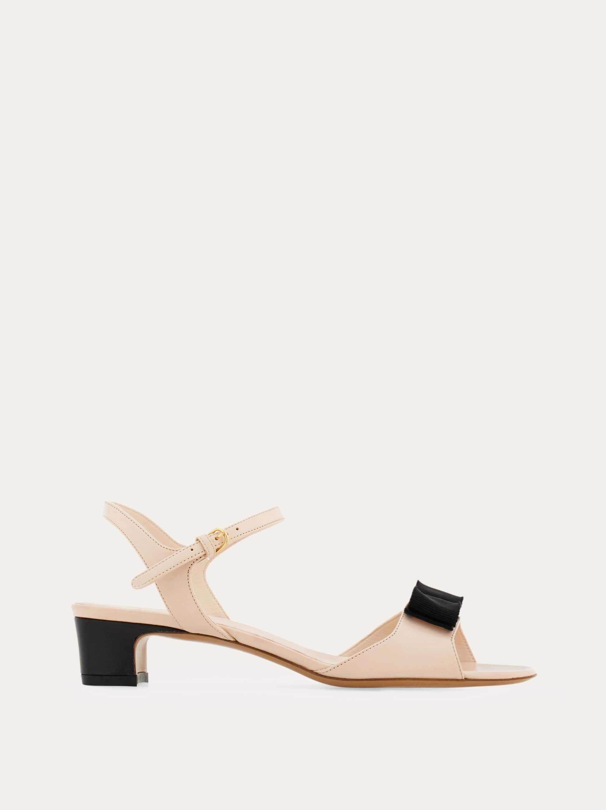 Ferragamo Donna Sandalo con fiocco Vara Rosa Taglia 36