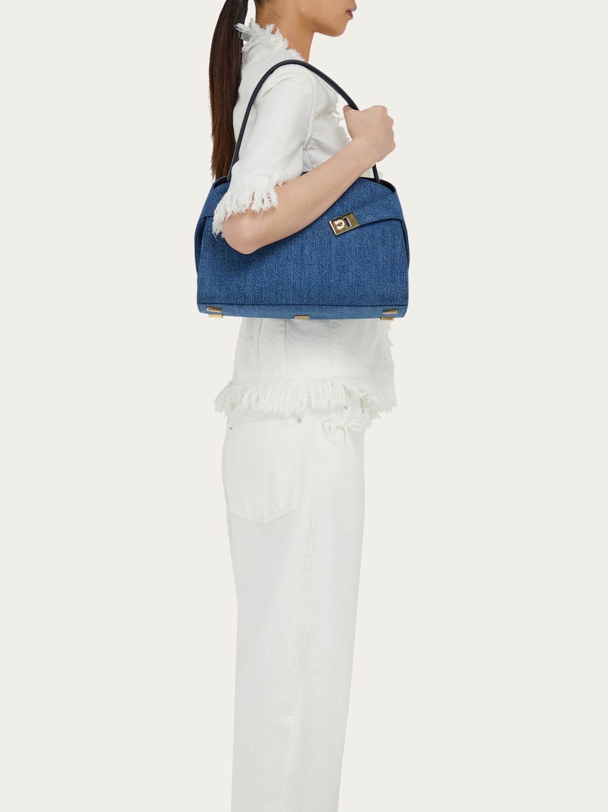 FERRAGAMO HUG SOFT SHOULDER BAG (M)