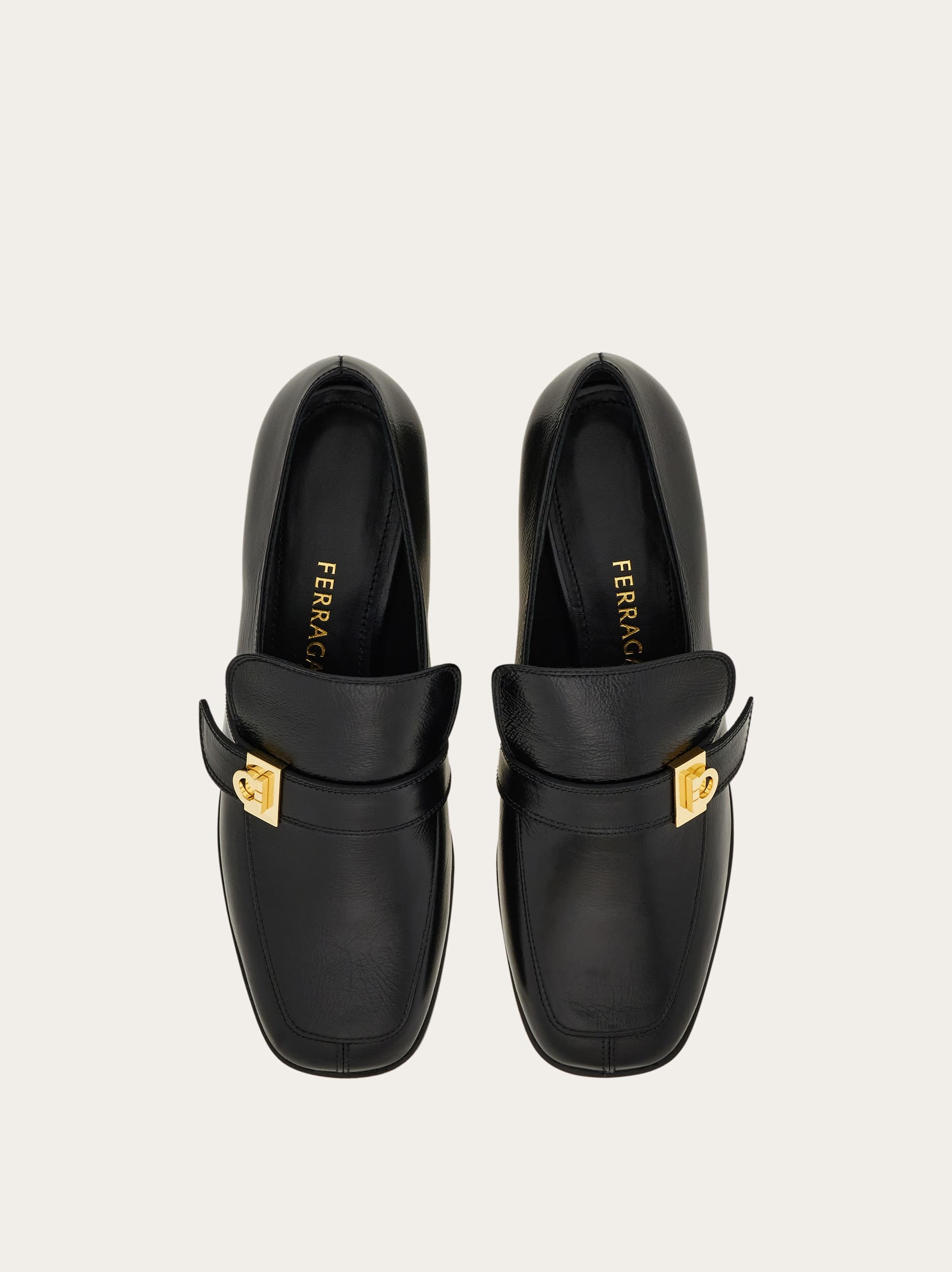 Ferragamo Mocassin Boucle Hug