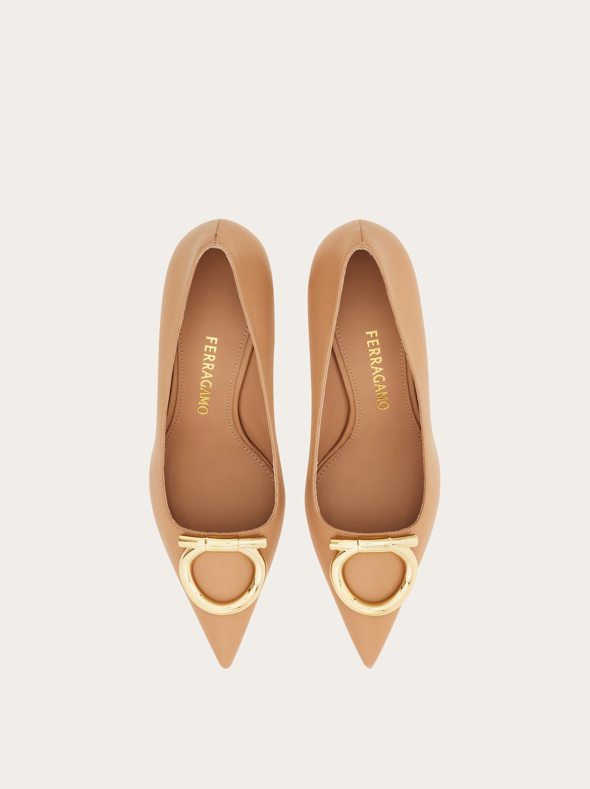  Ferragamo Damen Maxi Gancini Pumps Beige Größe 35.5 