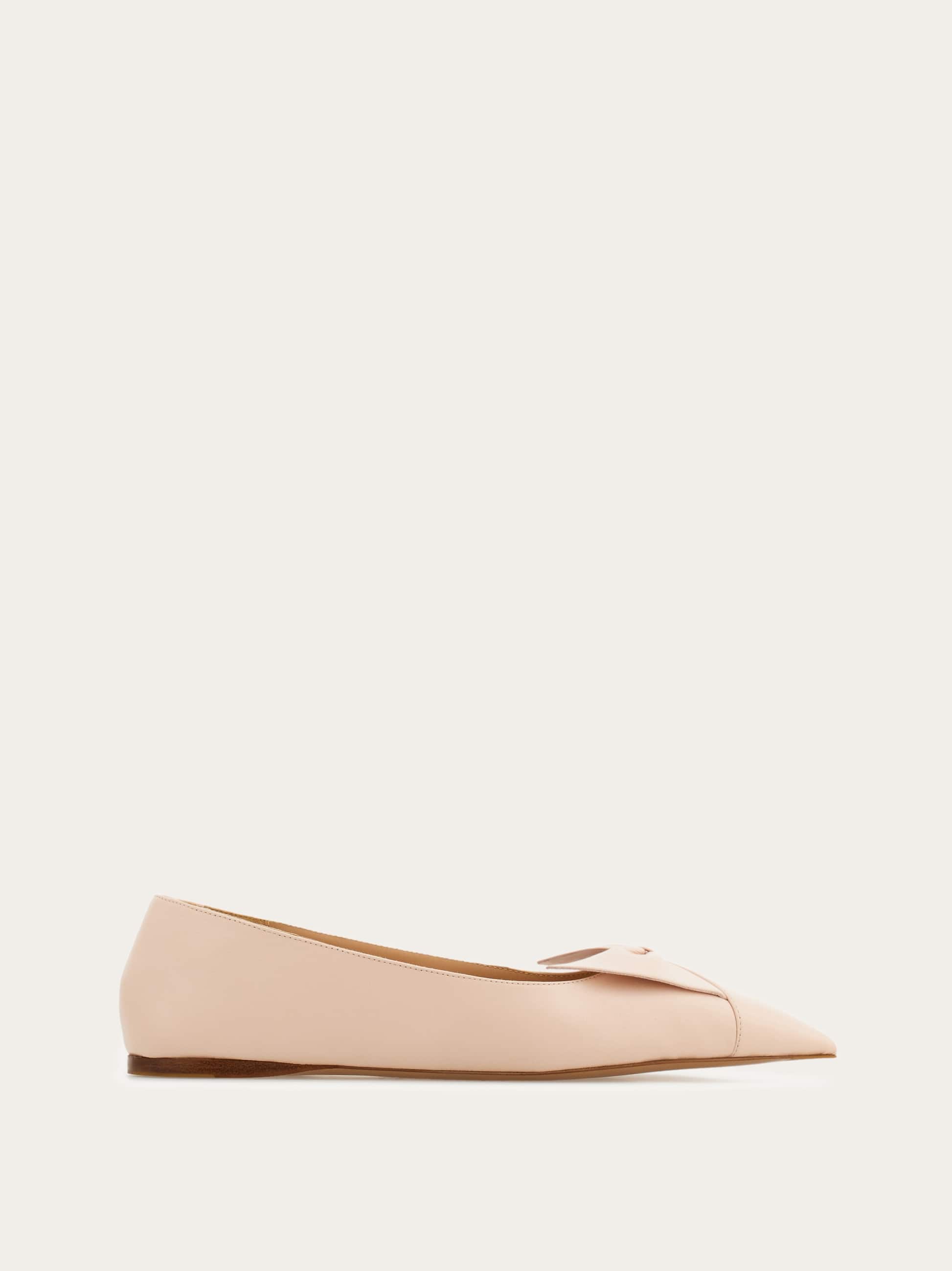 Ferragamo Gwen Pointed-toe Leather Flats In Pink