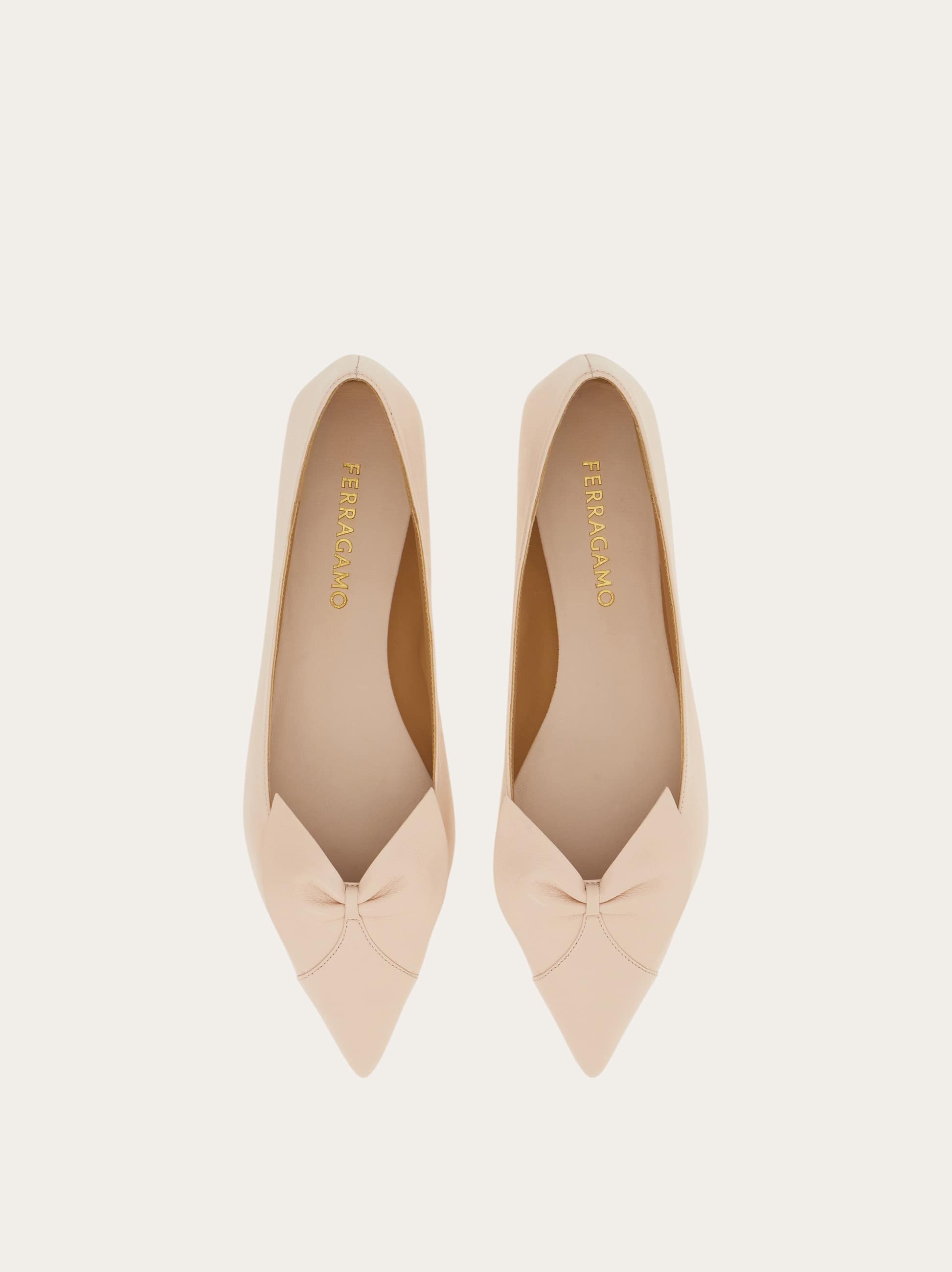Ferragamo Gwen Pointed-toe Leather Flats In Pink