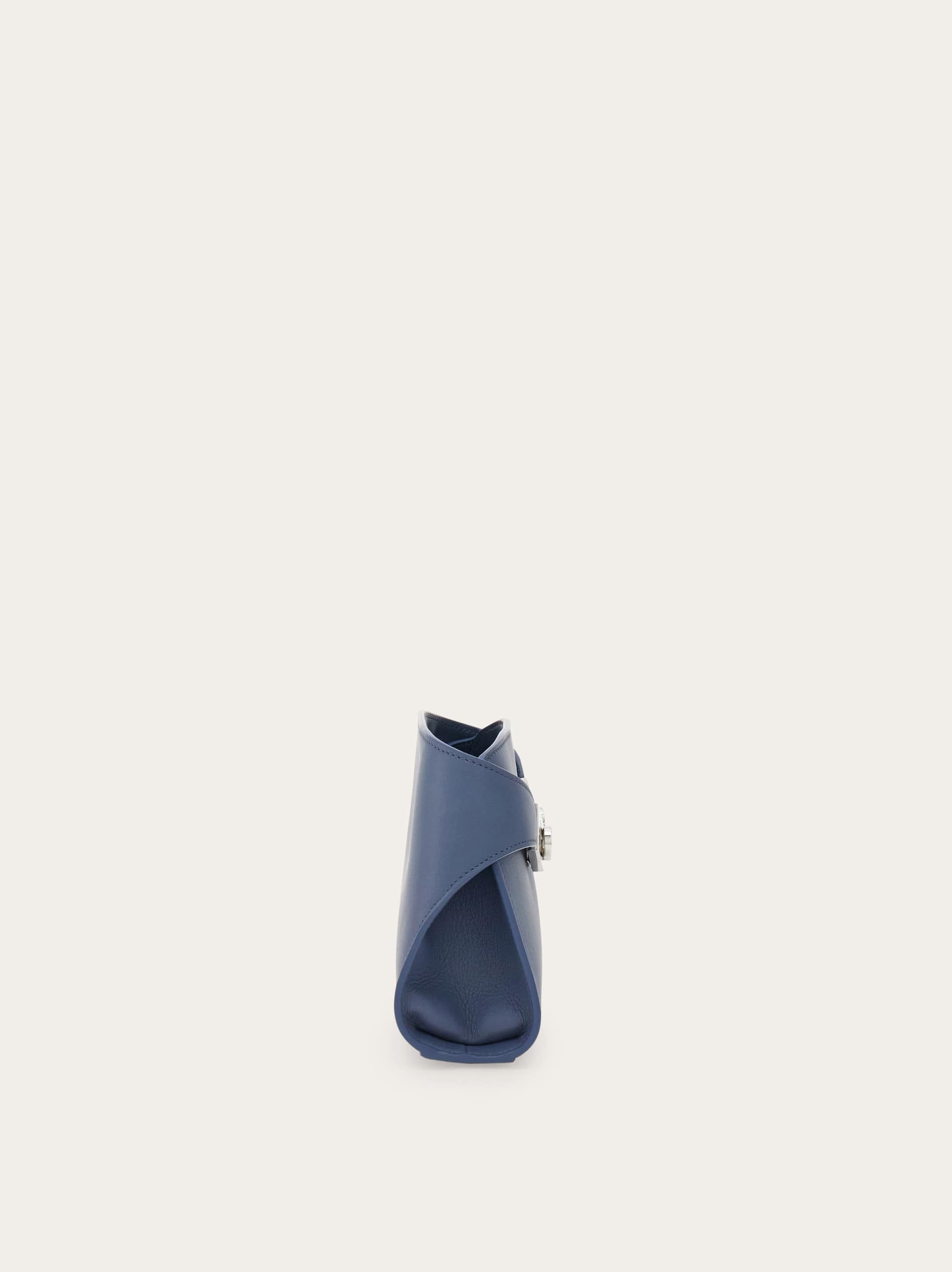  Ferragamo Damen Hug Mini Umhängetasche Blau 