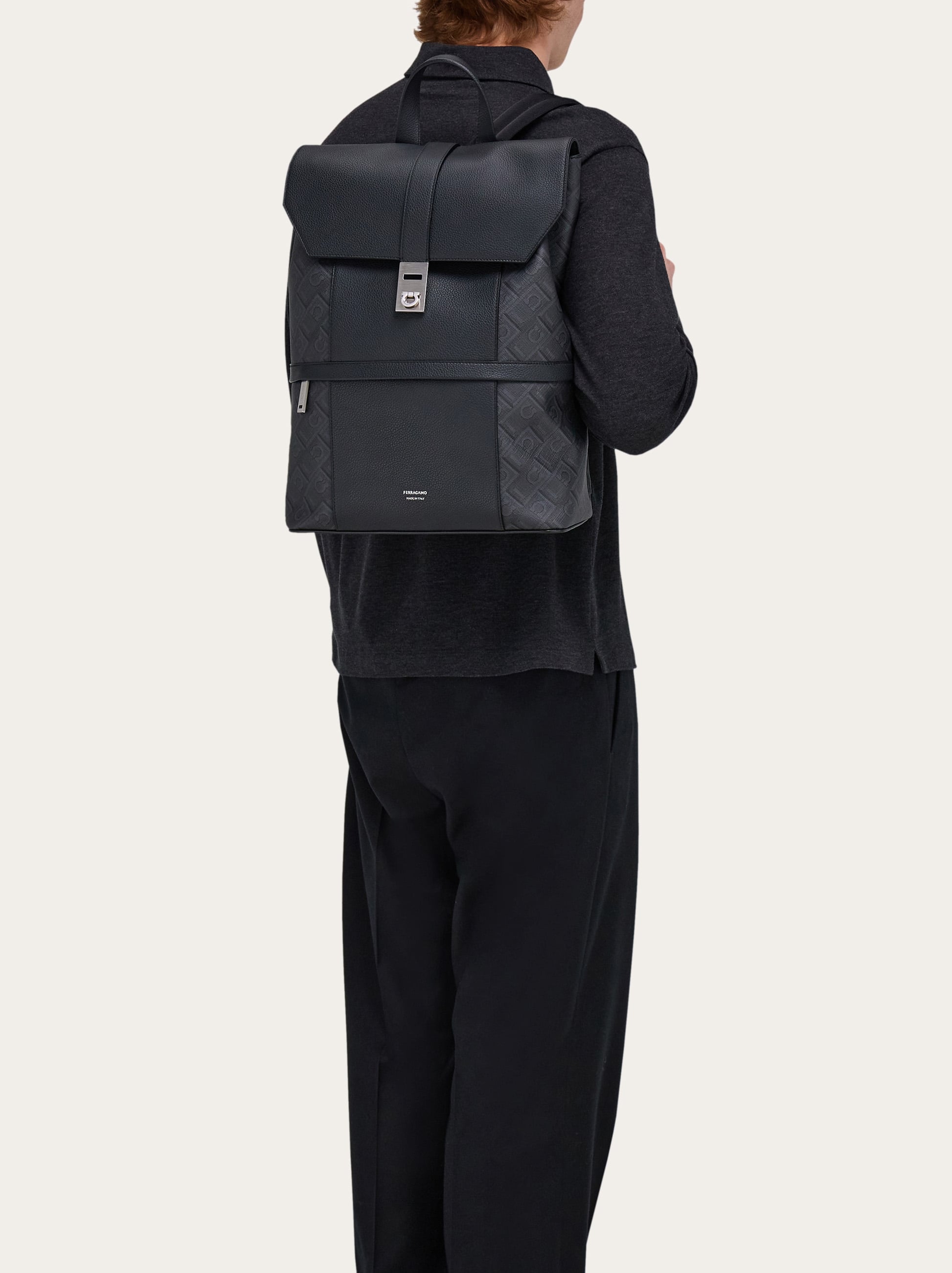  Ferragamo Herren Ferragamo-monogram Rucksack Mit Gancini-schnalle Schwarz 