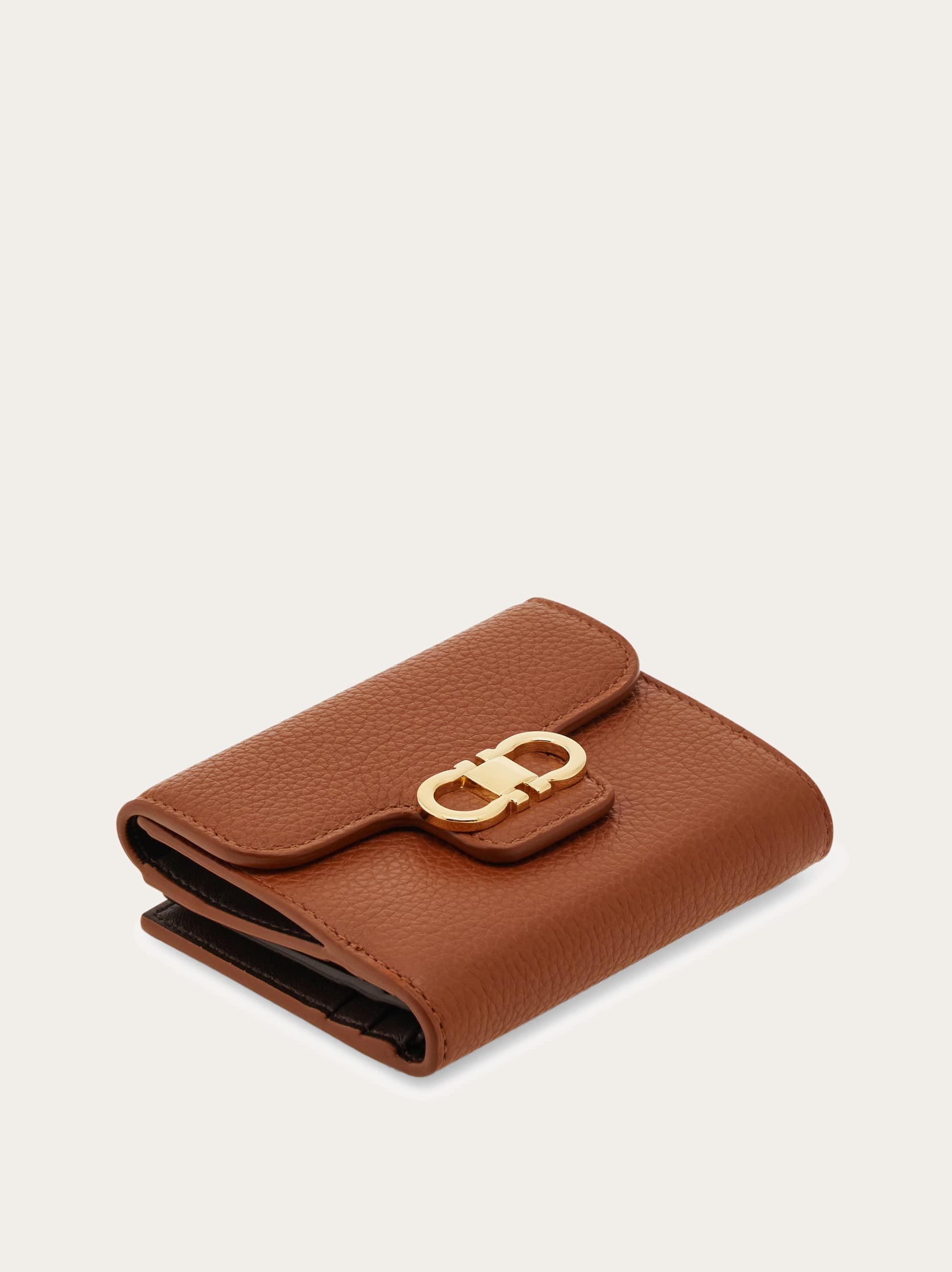  Ferragamo Women Gancini Compact Wallet Brown 
