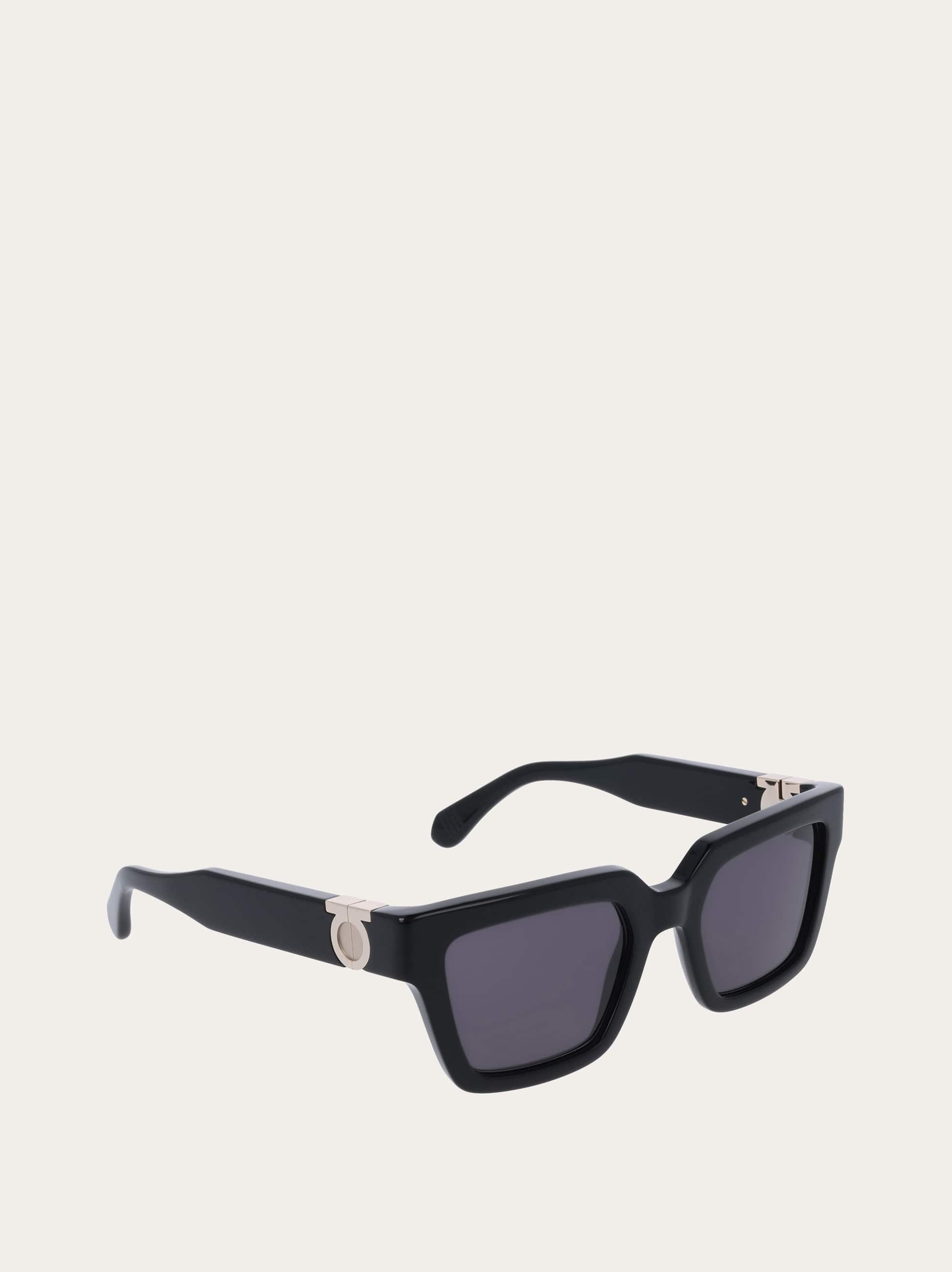 Ferragamo Sunglasses In Black