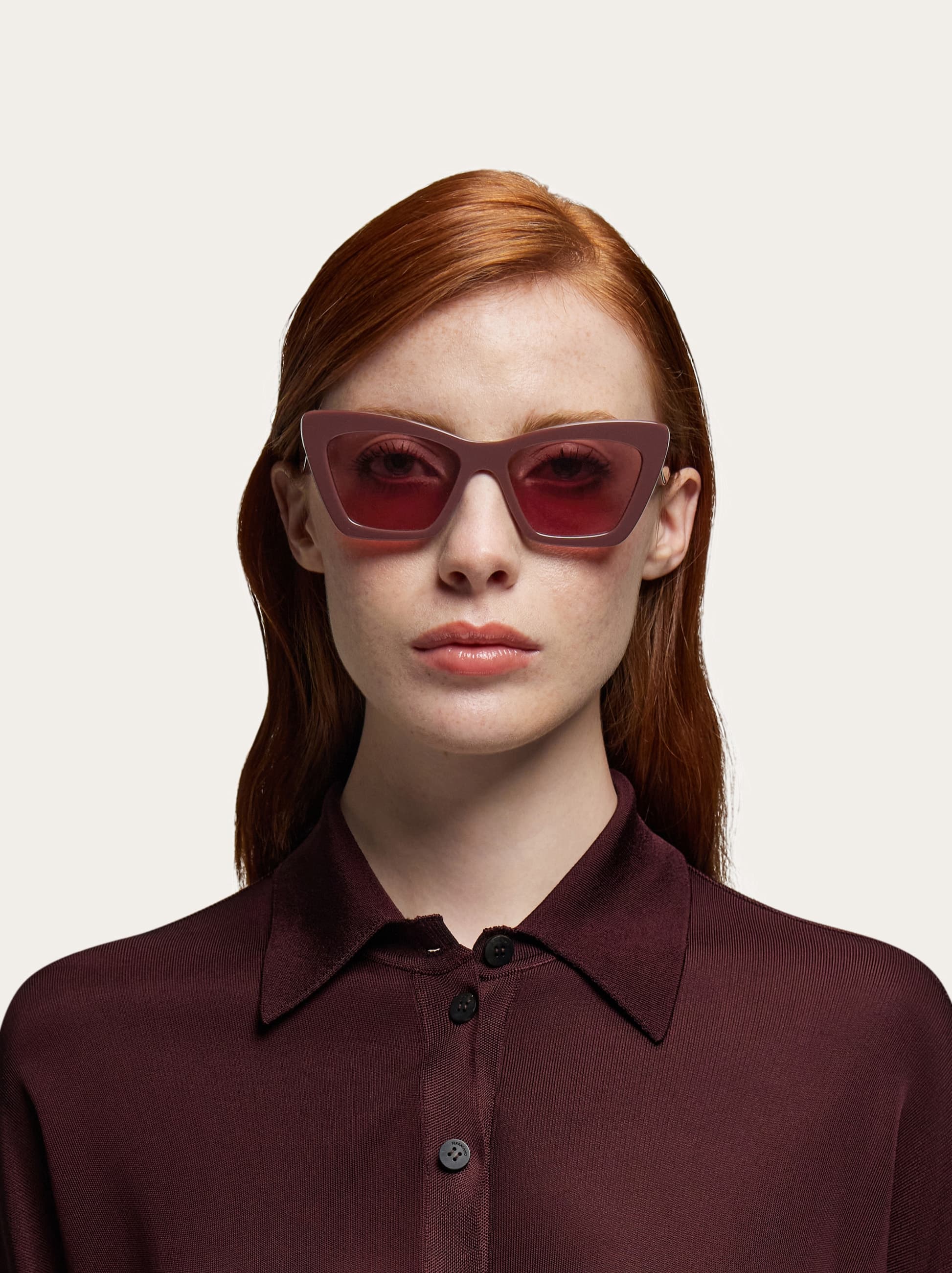  Ferragamo Damen Cat-eye-sonnenbrillen Rot 