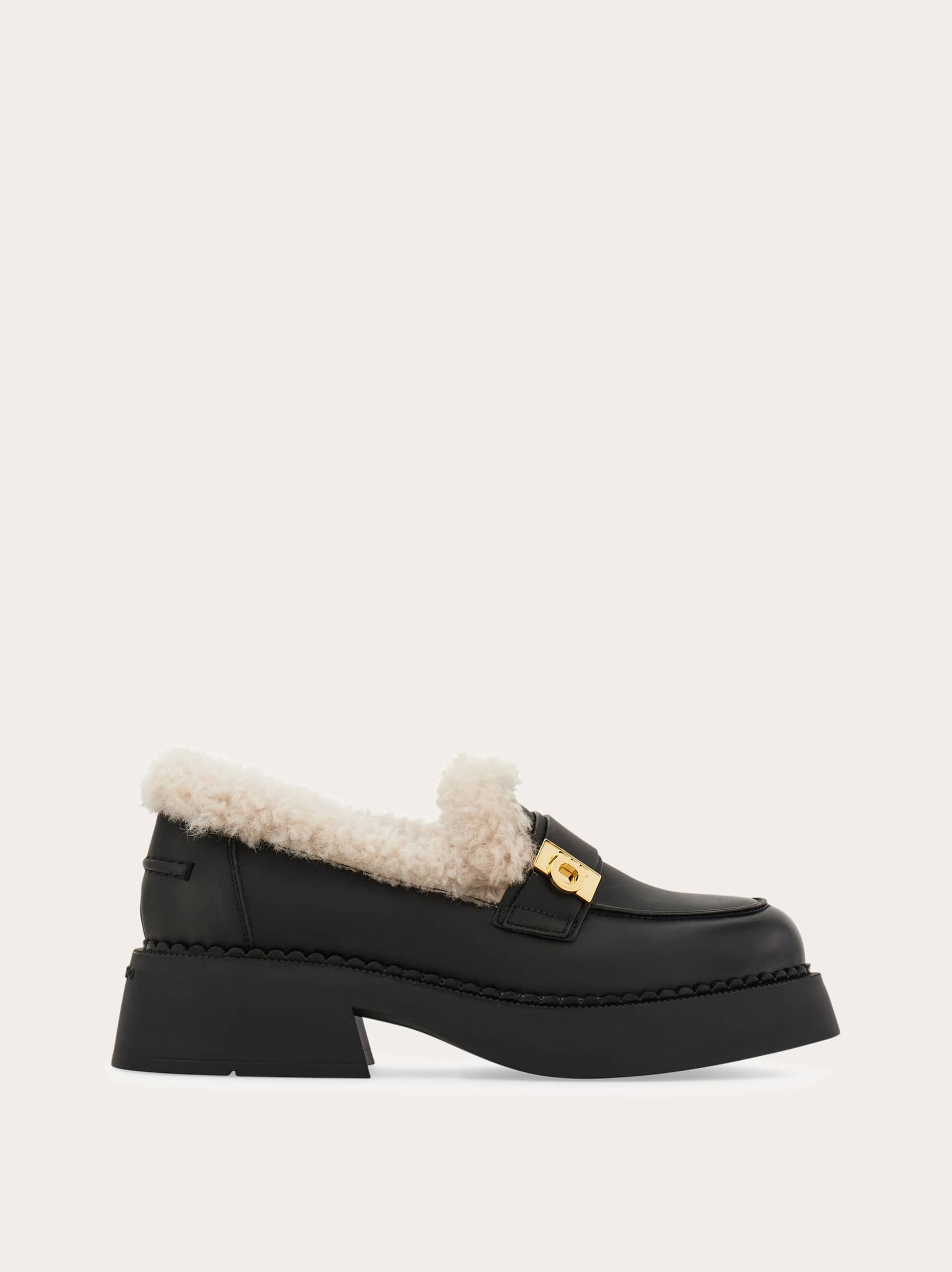 Ferragamo Loafer With Hug Buckle Detail In Black