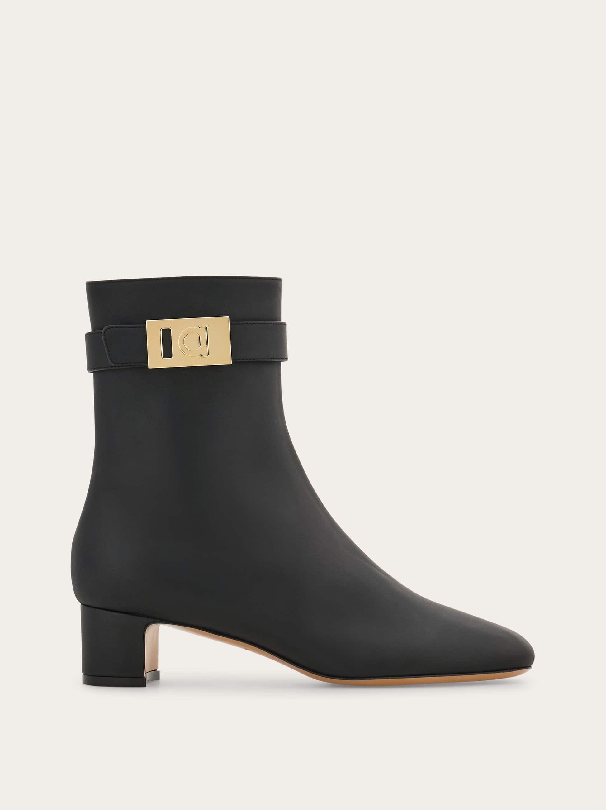 Ferragamo Donna Stivaletto fibbia Hug Nero Taglia 36