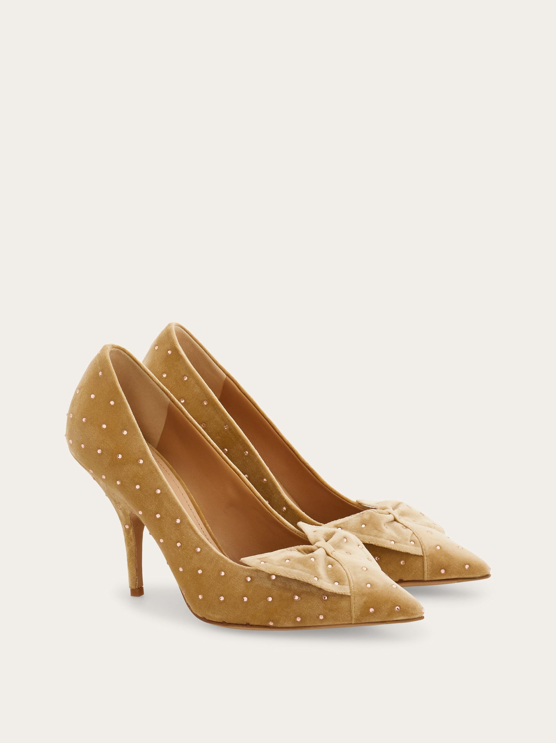 Ferragamo Mid Heel Pump With Bow Detail In Pink