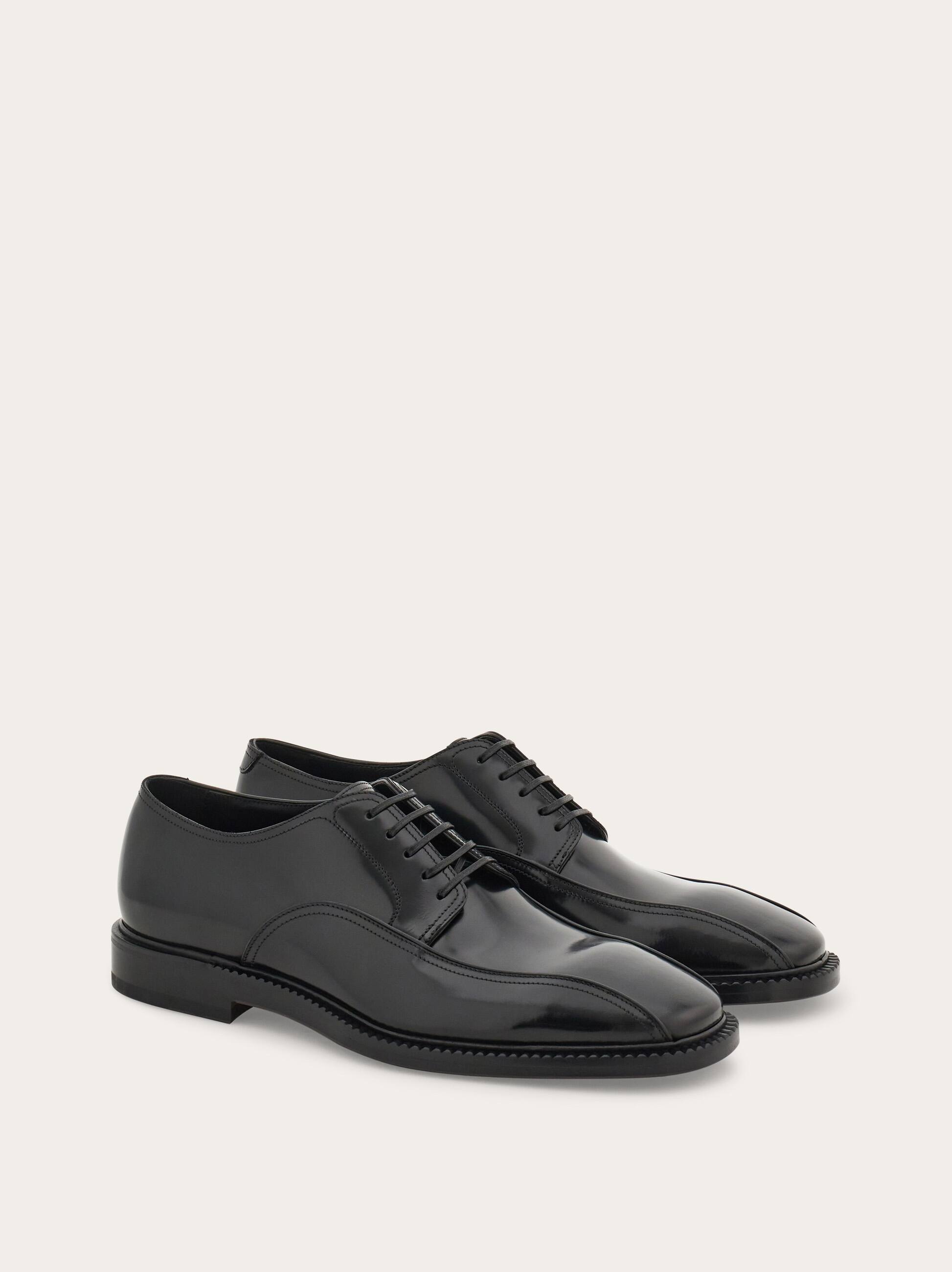 Ferragamo Derby Shoe In Black