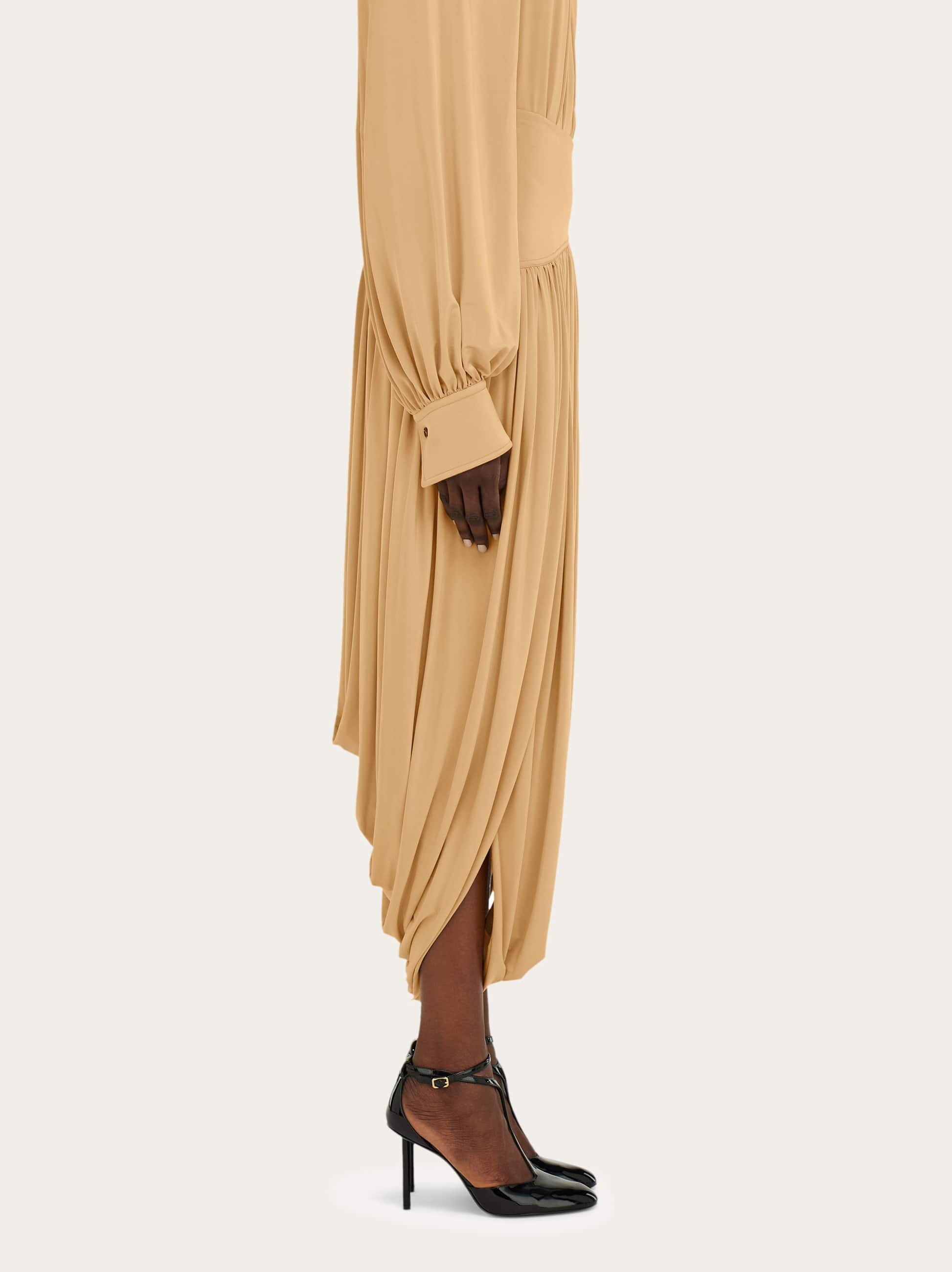  Ferragamo Damen Rock Mit Schößchen Beige 