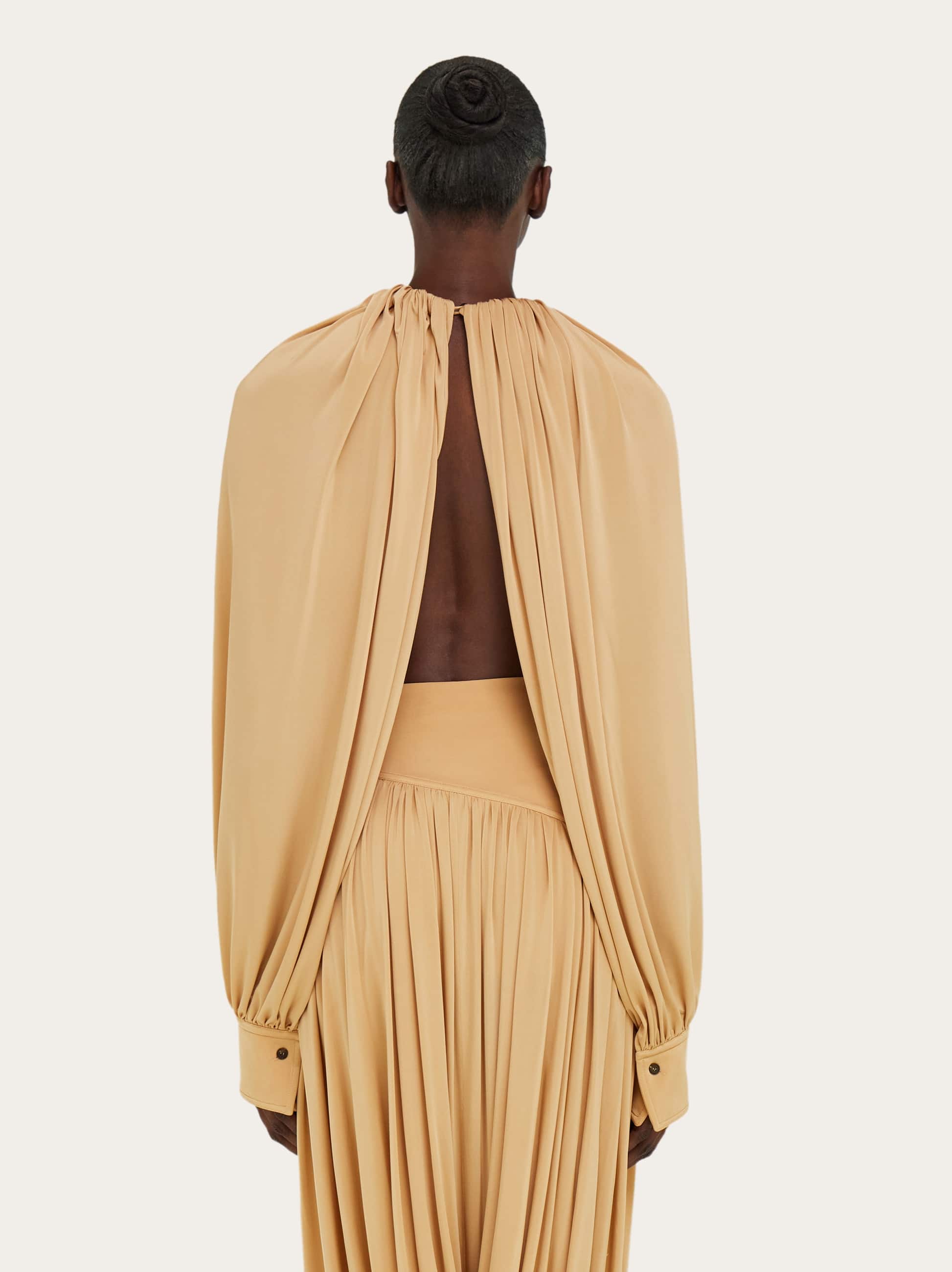  Ferragamo Damen Bluse Mit Rückenöffnung Beige 