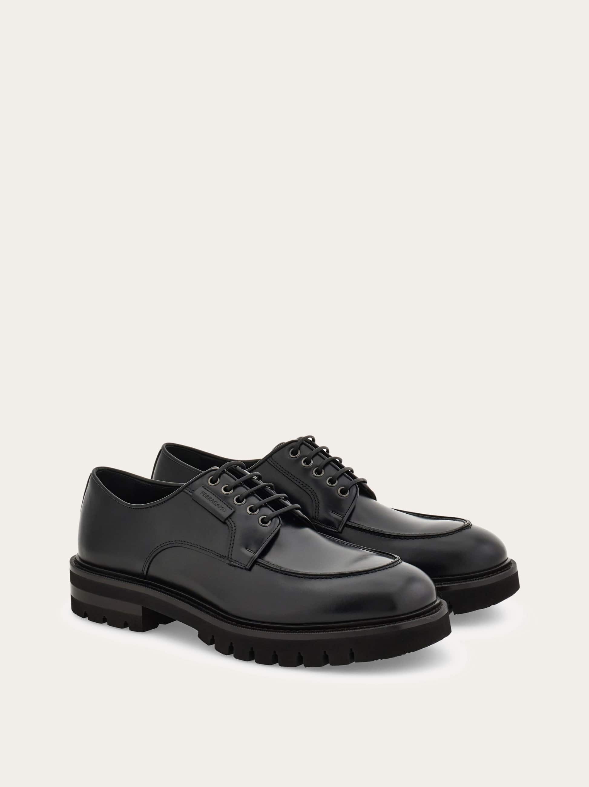 Ferragamo Derby Shoe In Black