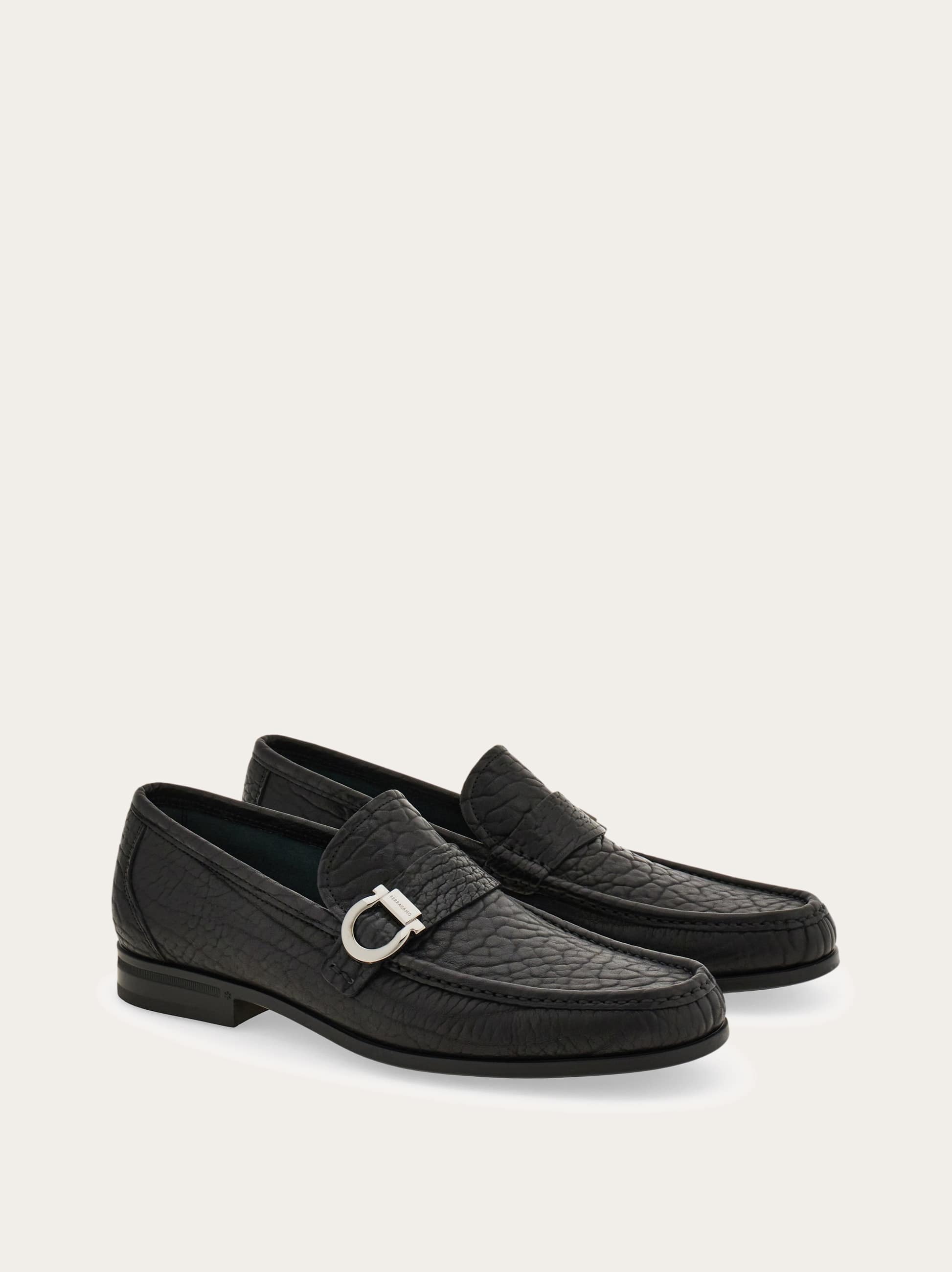 Ferragamo Leather Caspian Loafers In Black