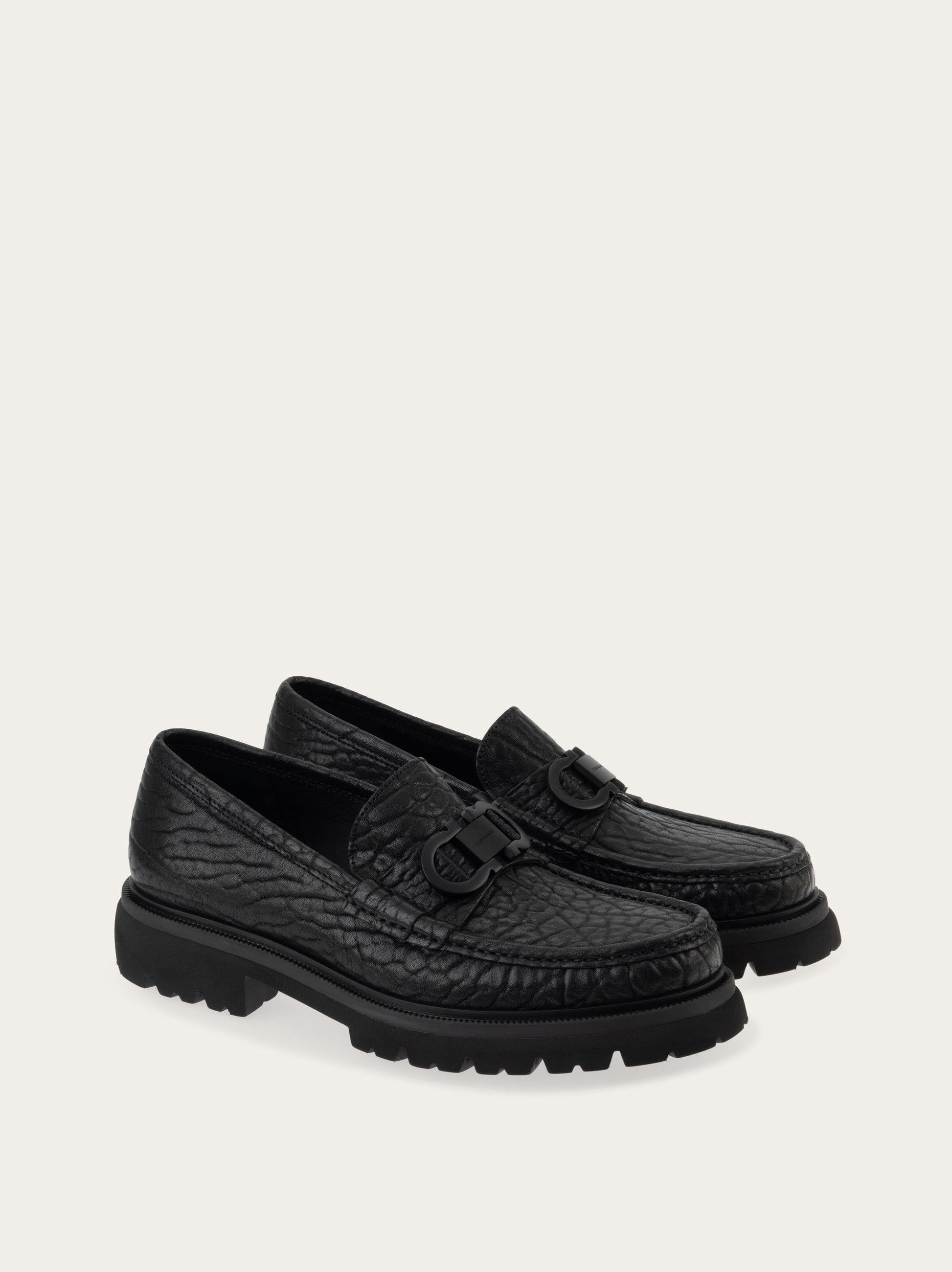 Ferragamo Buckle-detail Textured Loafers In Black