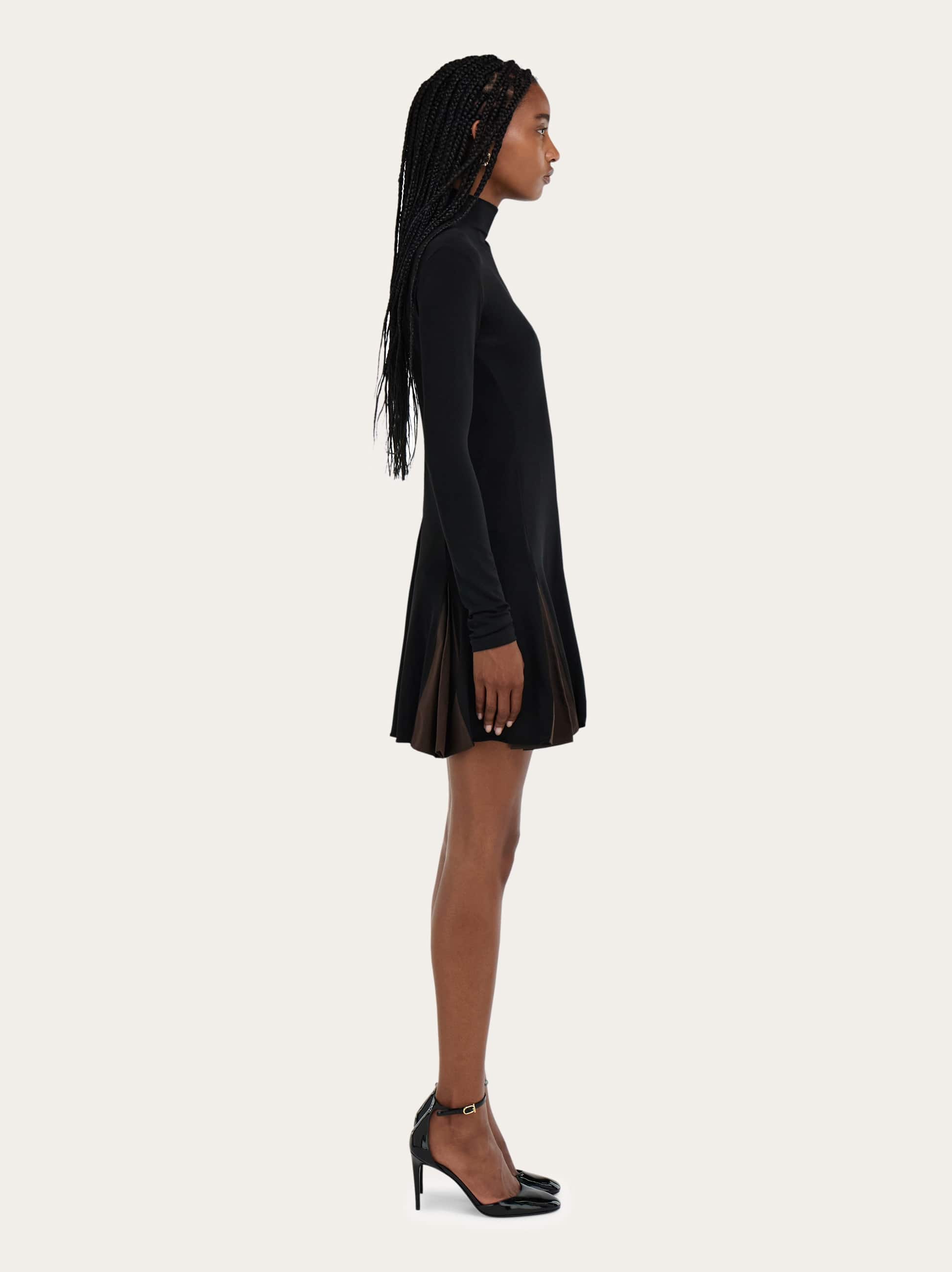  Ferragamo Damen Kurzes Kleid Schwarz 