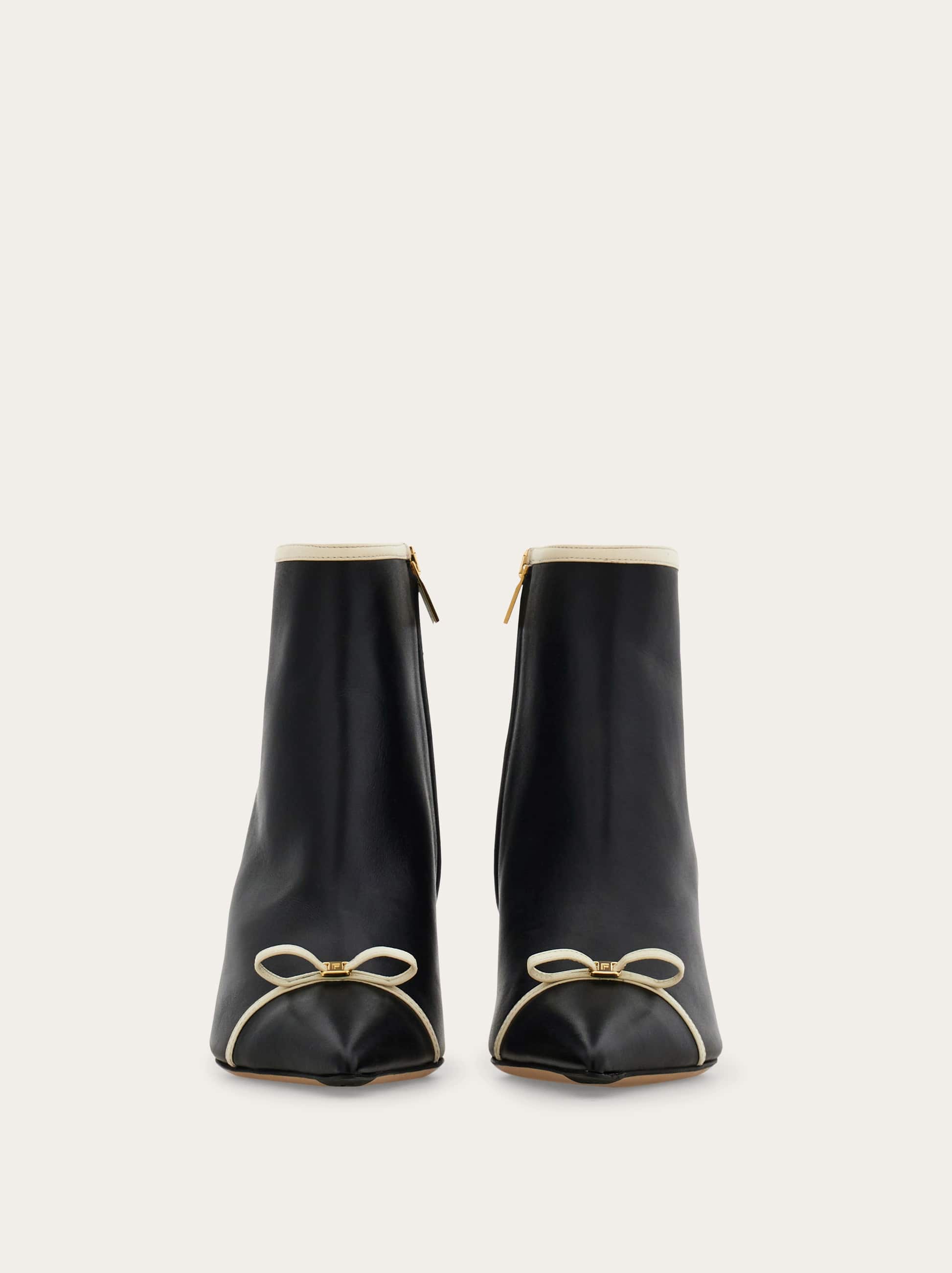  Ferragamo Damen Stiefelette Mit Mini Bow Schwarz Größe 36 