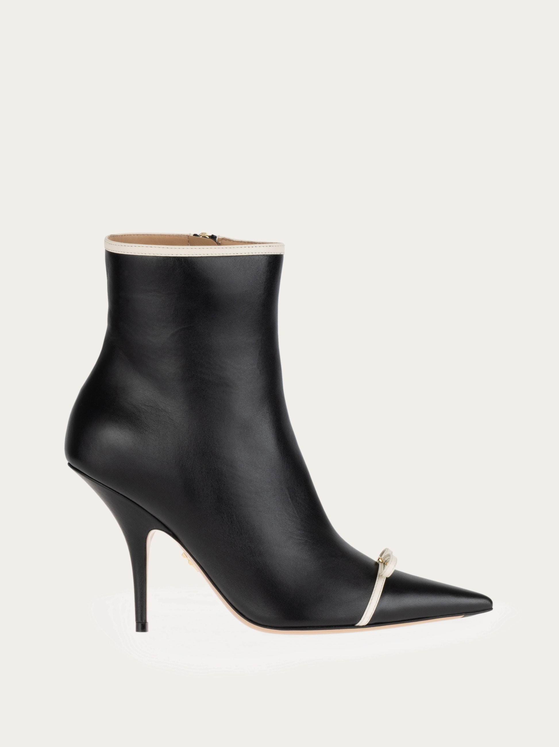 Ferragamo Pointed Ankle Boot With Mini Bow Detail In Black