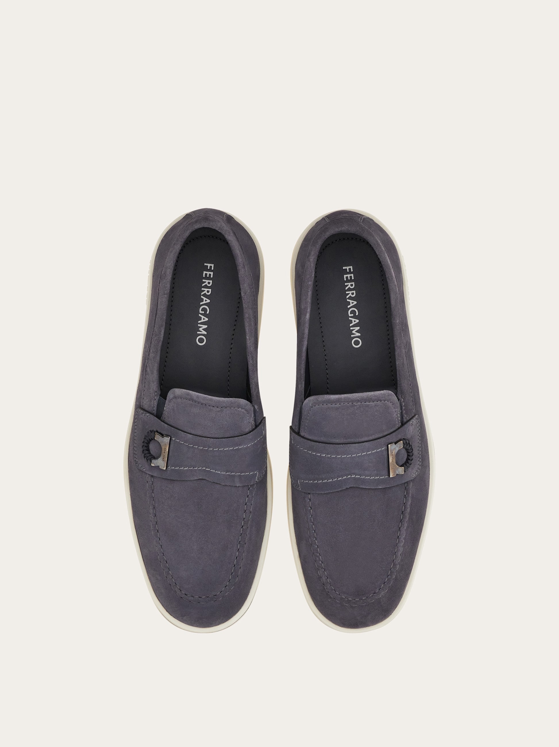  Ferragamo Herren Bootsschuh Mit Gancini-ornament Grau Größe 39 