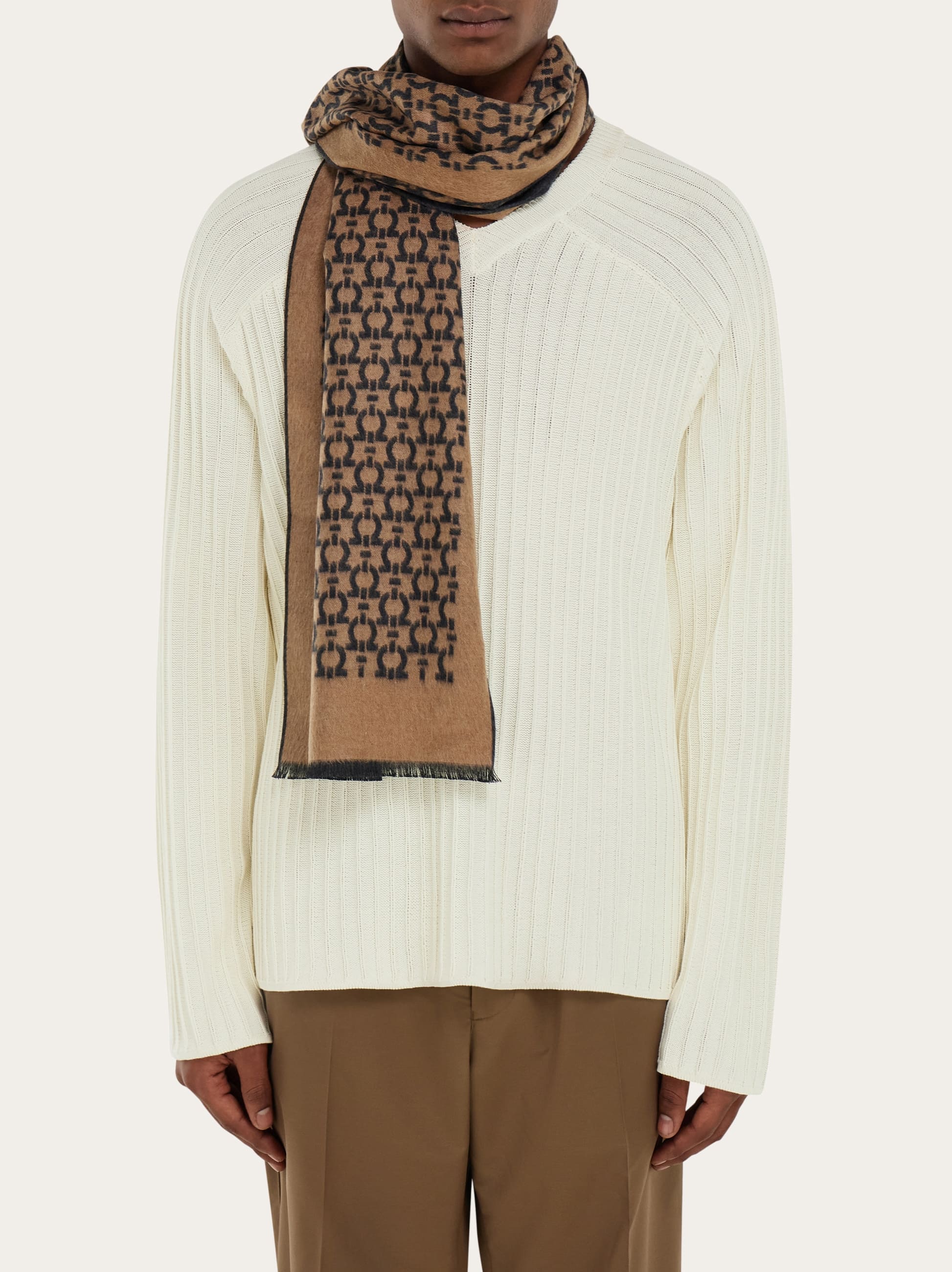  Ferragamo Herren Seidenschal Mit Gancini Braun 