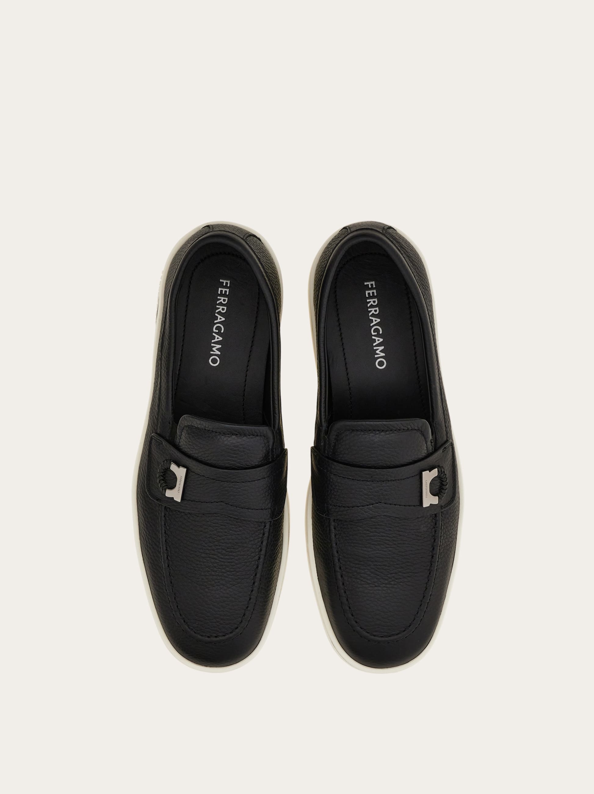  Ferragamo Herren Bootsschuh Mit Gancini-ornament Schwarz Größe 39 