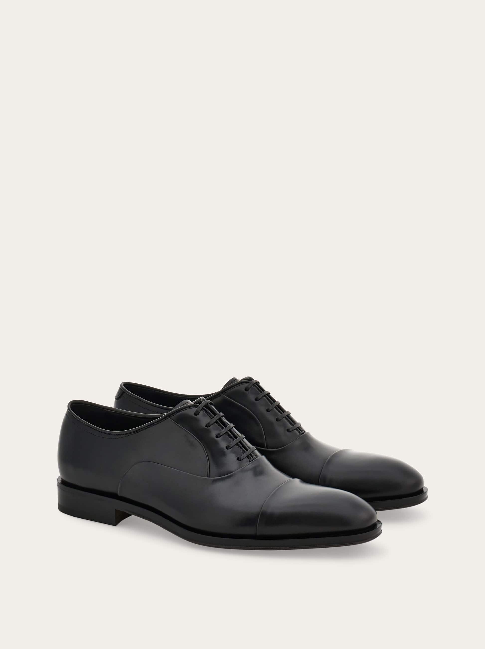 Ferragamo Oxford Shoe With Toe Cap In Black