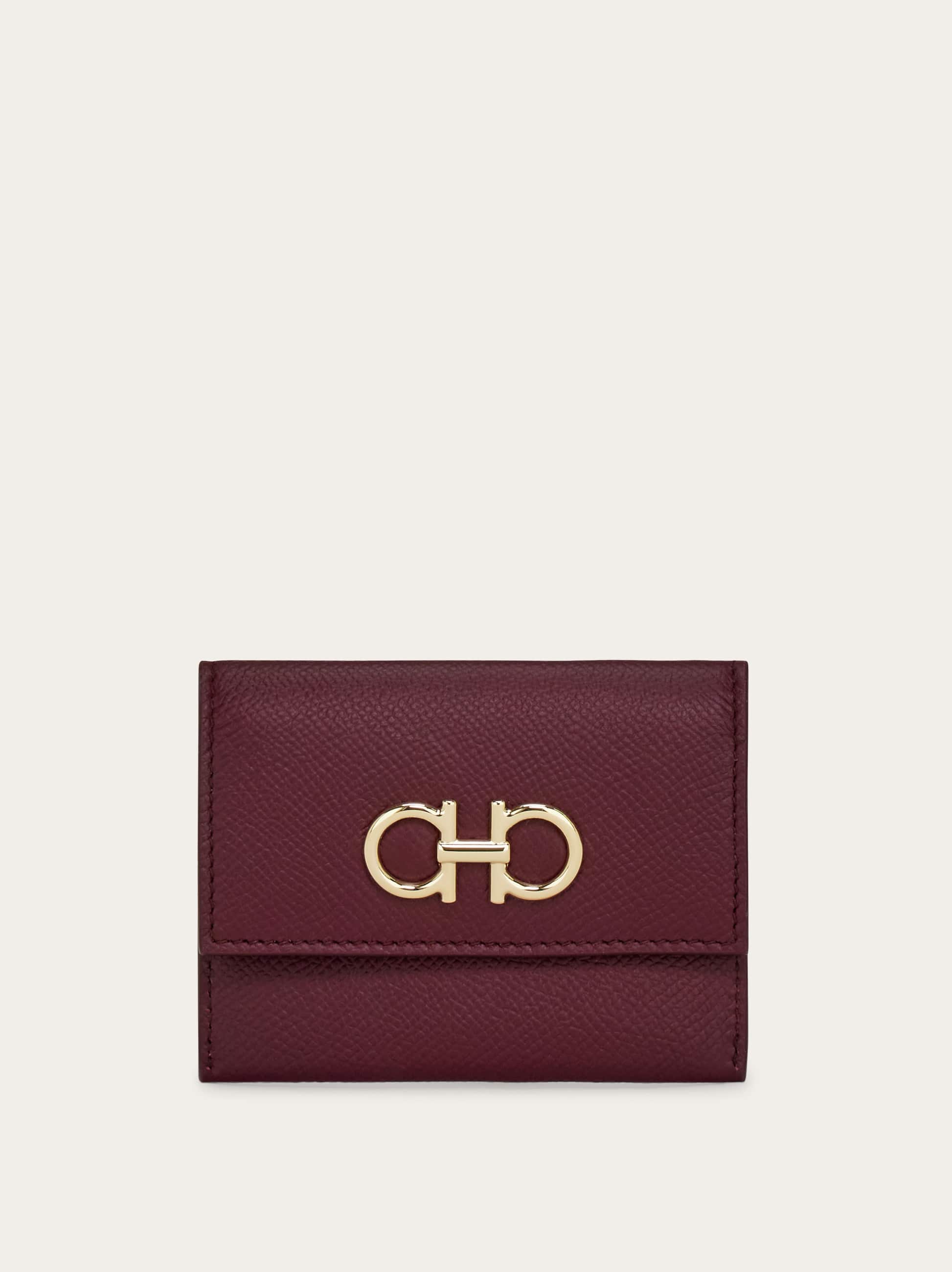 Ferragamo Gancini Credit Card Holder In Burgundy
