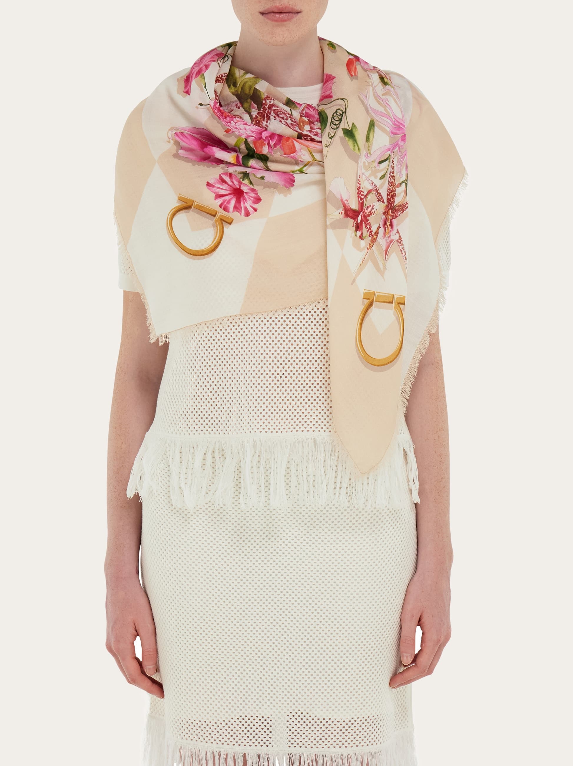  Ferragamo Damen Schultertuch Mit Blüte-print Rosa 