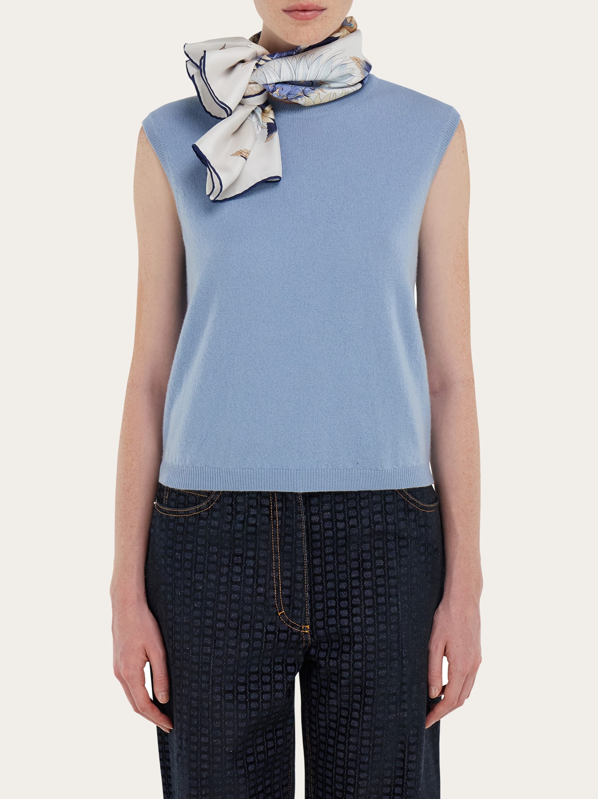  Ferragamo Damen Seidenhalstuch Mit Sonnenblumen-print Weiß 