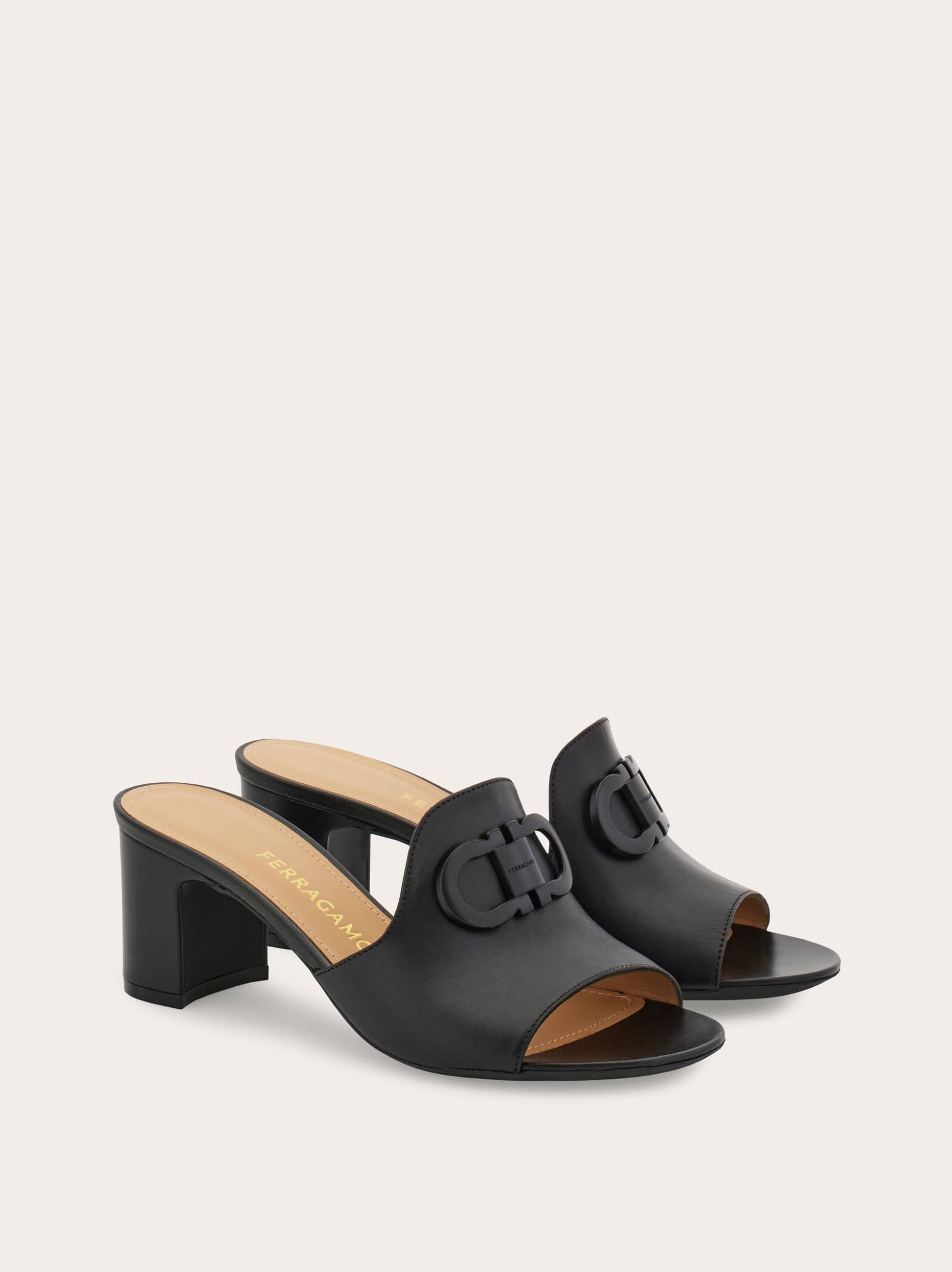  Ferragamo Damen Slide Mit Gancini-ornament Schwarz Größe 36 