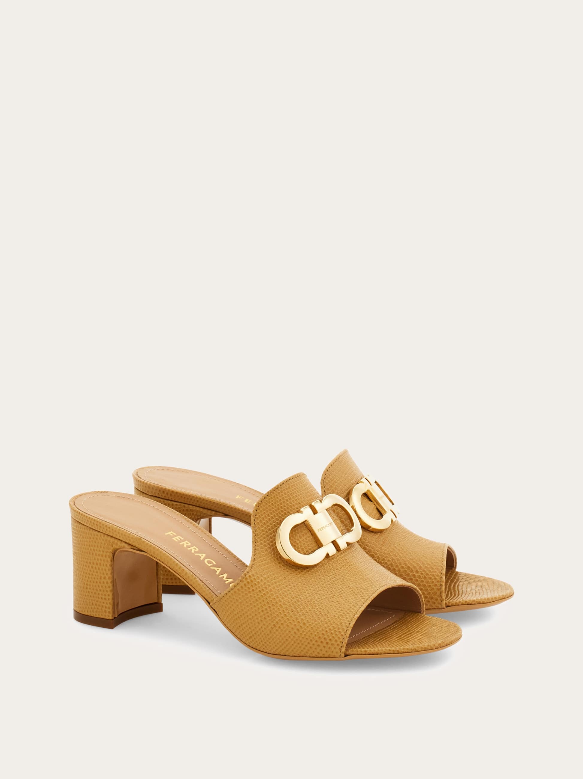 Ferragamo Damen Slide Mit Gancini-ornament Beige Größe 36 